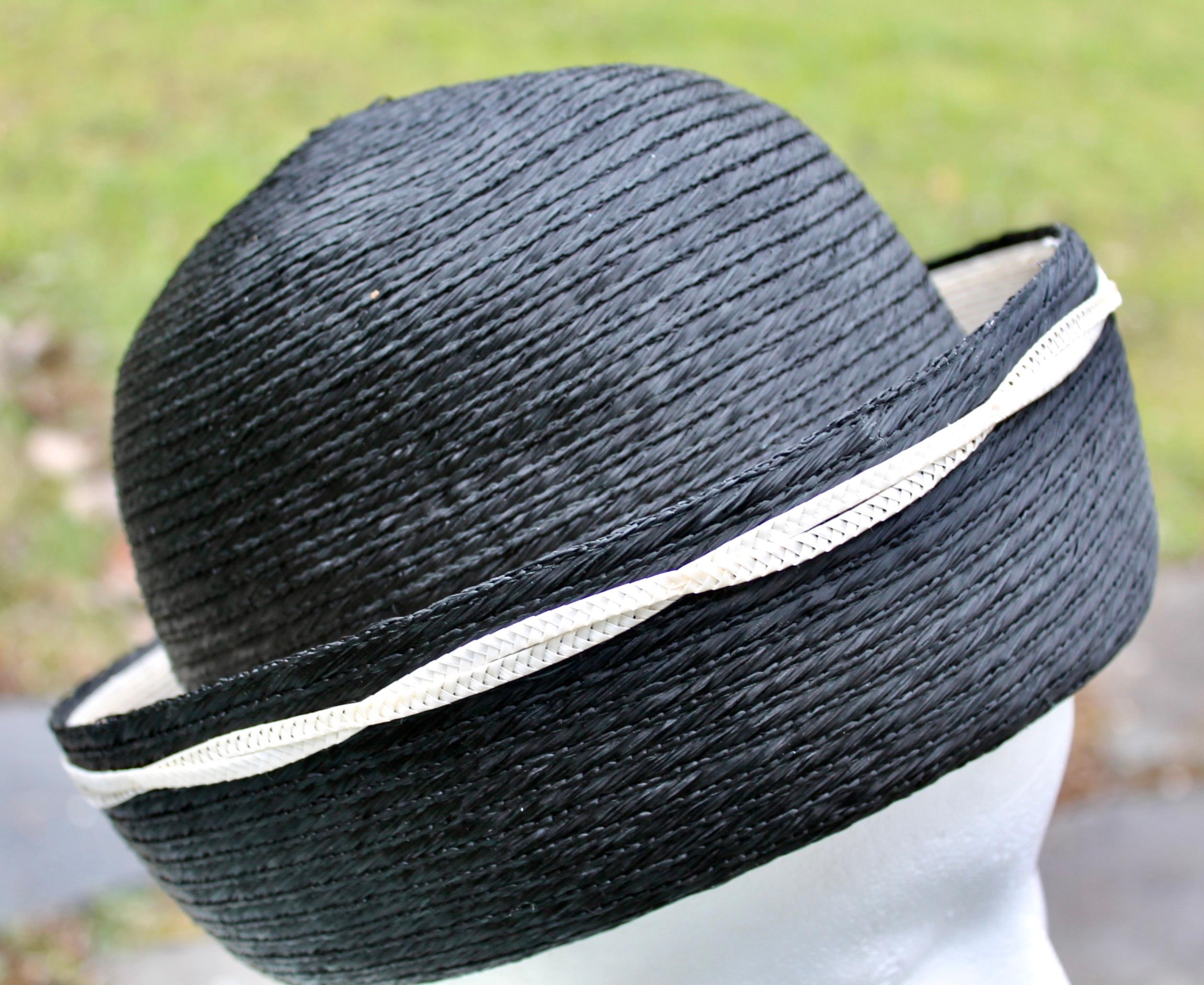 Elsa Schiaparelli Paris 1950's Black Straw Hat In Excellent Condition For Sale In Sharon, CT