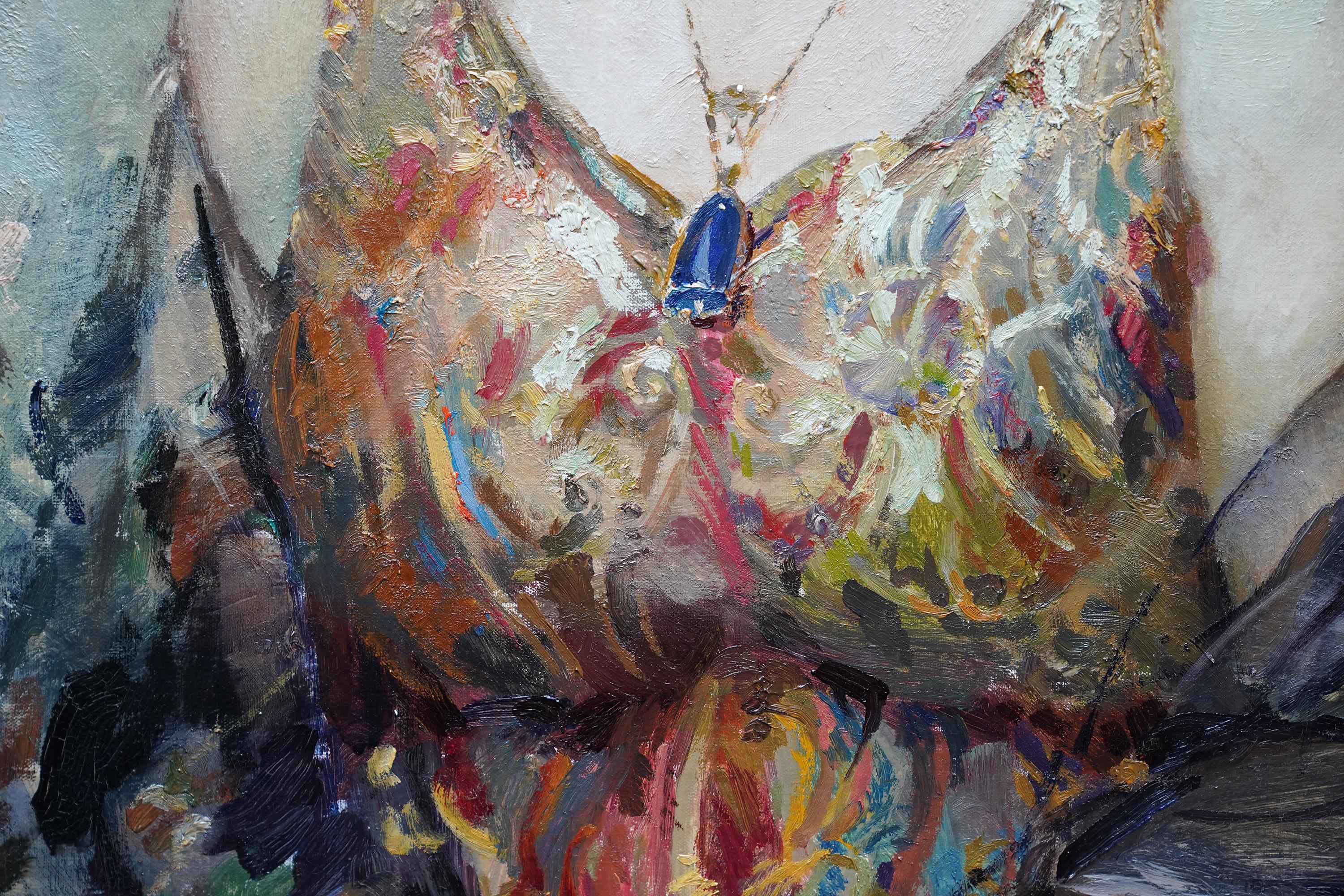 Portrait d'une femme avec un pendentif - Peinture à l'huile Art déco britannique des années 30 en vente 3