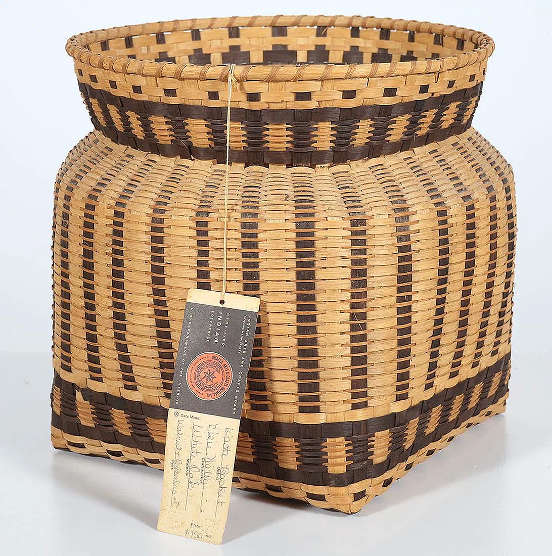 Elsie Watty Native American Hand-woven Crafted Basket, White Oak For Sale 2