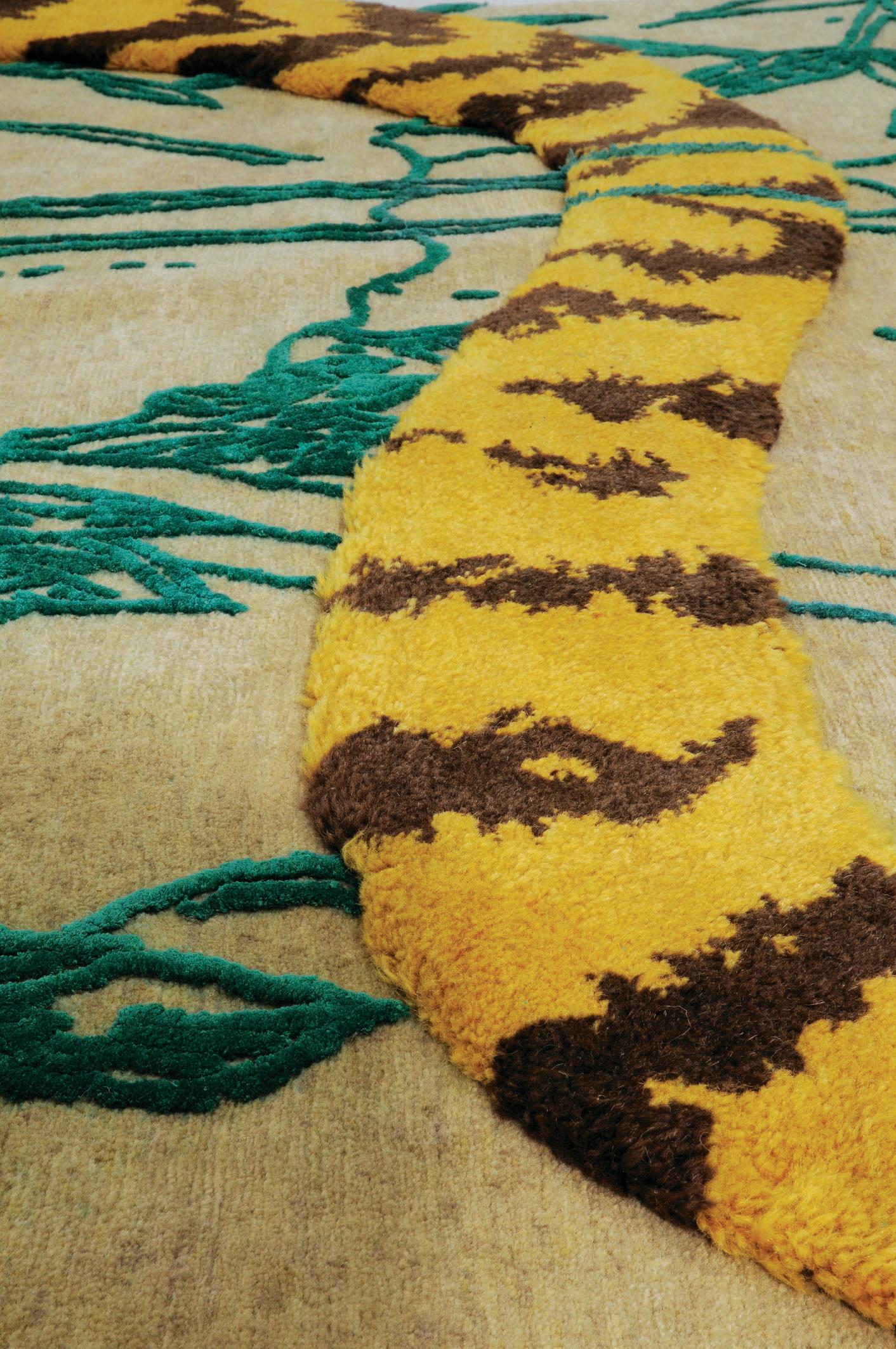 Elusive Tiger - Nuala Goodman Moderner Design-Teppich aus Wolle und Baumwolle, handgeknüpft (Indisch) im Angebot