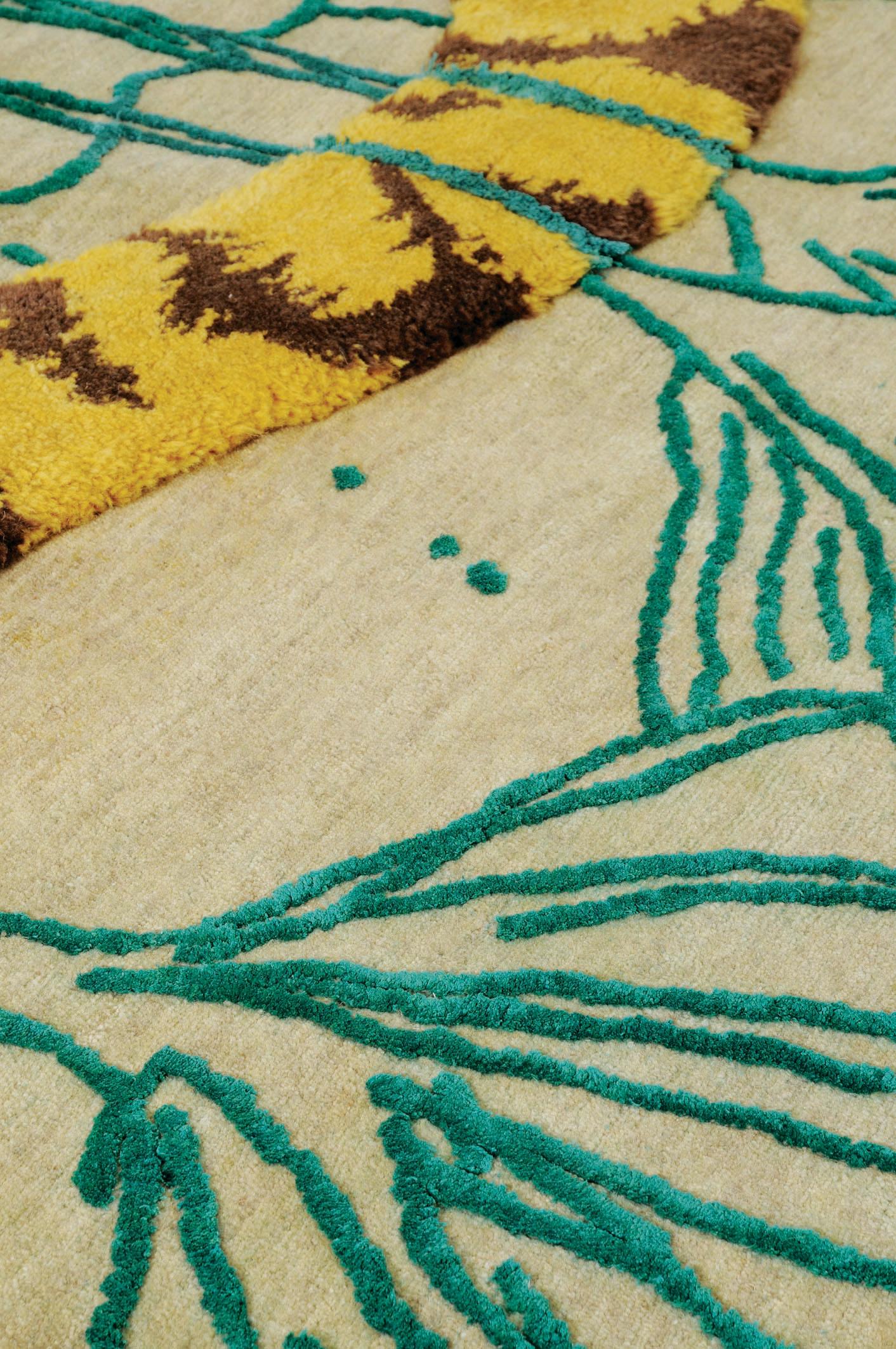 Elusive Tiger - Nuala Goodman Moderner Design-Teppich aus Wolle und Baumwolle, handgeknüpft (Handgefertigt) im Angebot