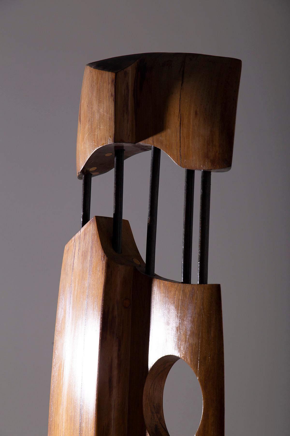 Elvio Becheroni Abstrakte Holzskulptur: Titel Totem (Late 20th Century) im Angebot