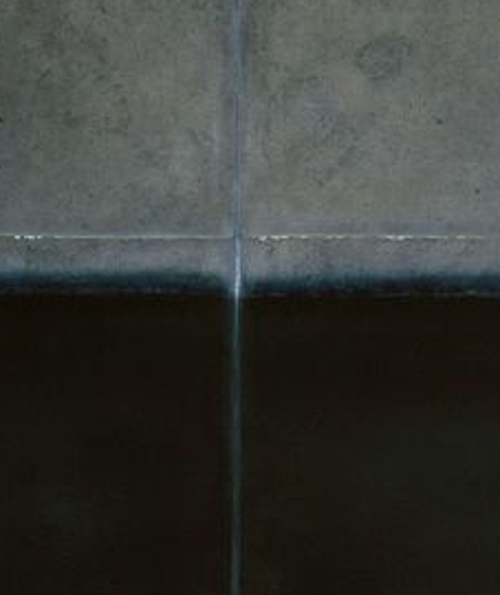 Untitled XLII ist ein einzigartiges Gemälde des zeitgenössischen Künstlers Ferle in Öl auf freistehender Leinwand mit den Maßen 280 × 200 cm (110,2 × 78,7 in).
Das Kunstwerk ist signiert, wird ungerahmt verkauft und wird mit einem