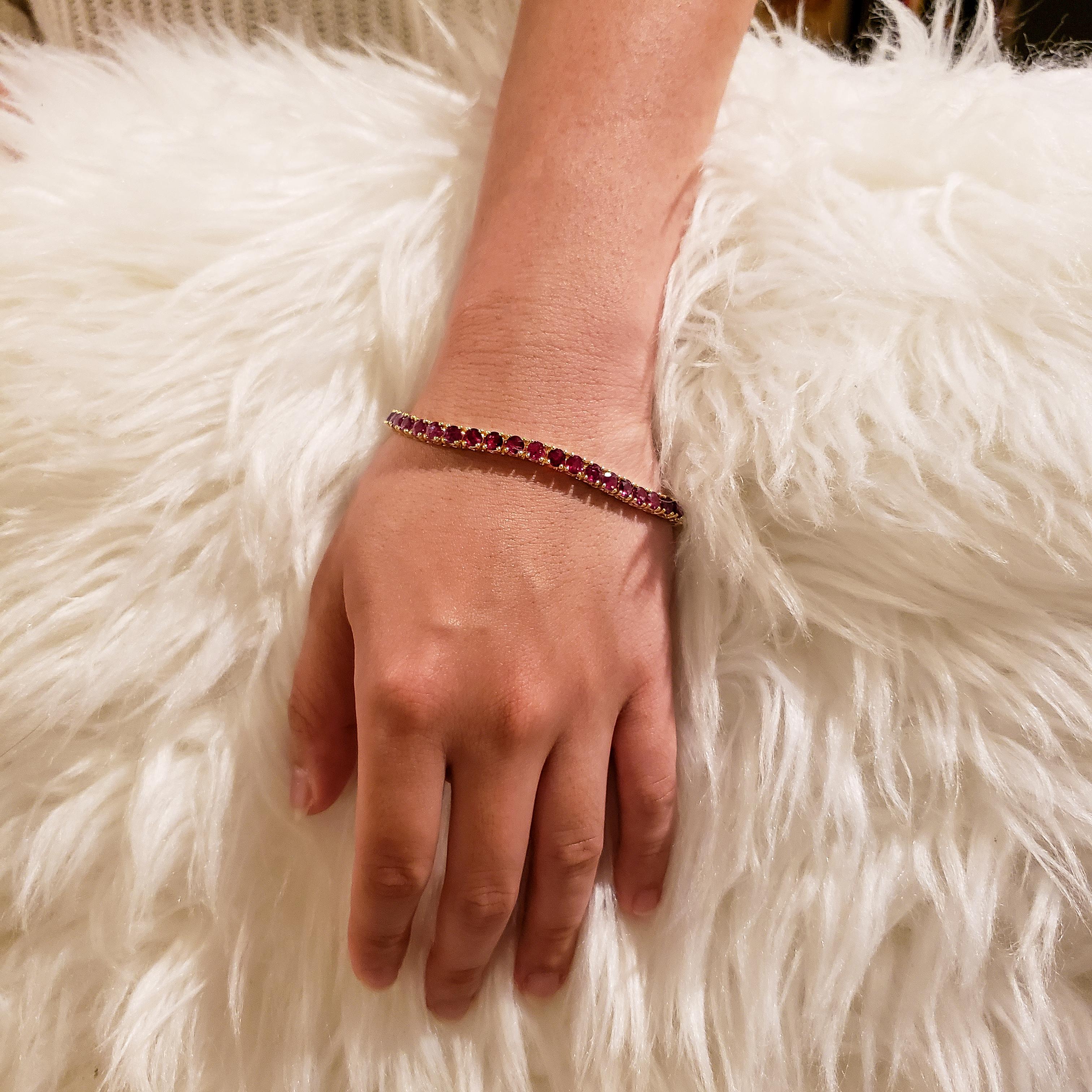 Contemporary Ely Adams, 16.00 Carat Round Ruby Tennis Bracelet in Yellow Gold For Sale