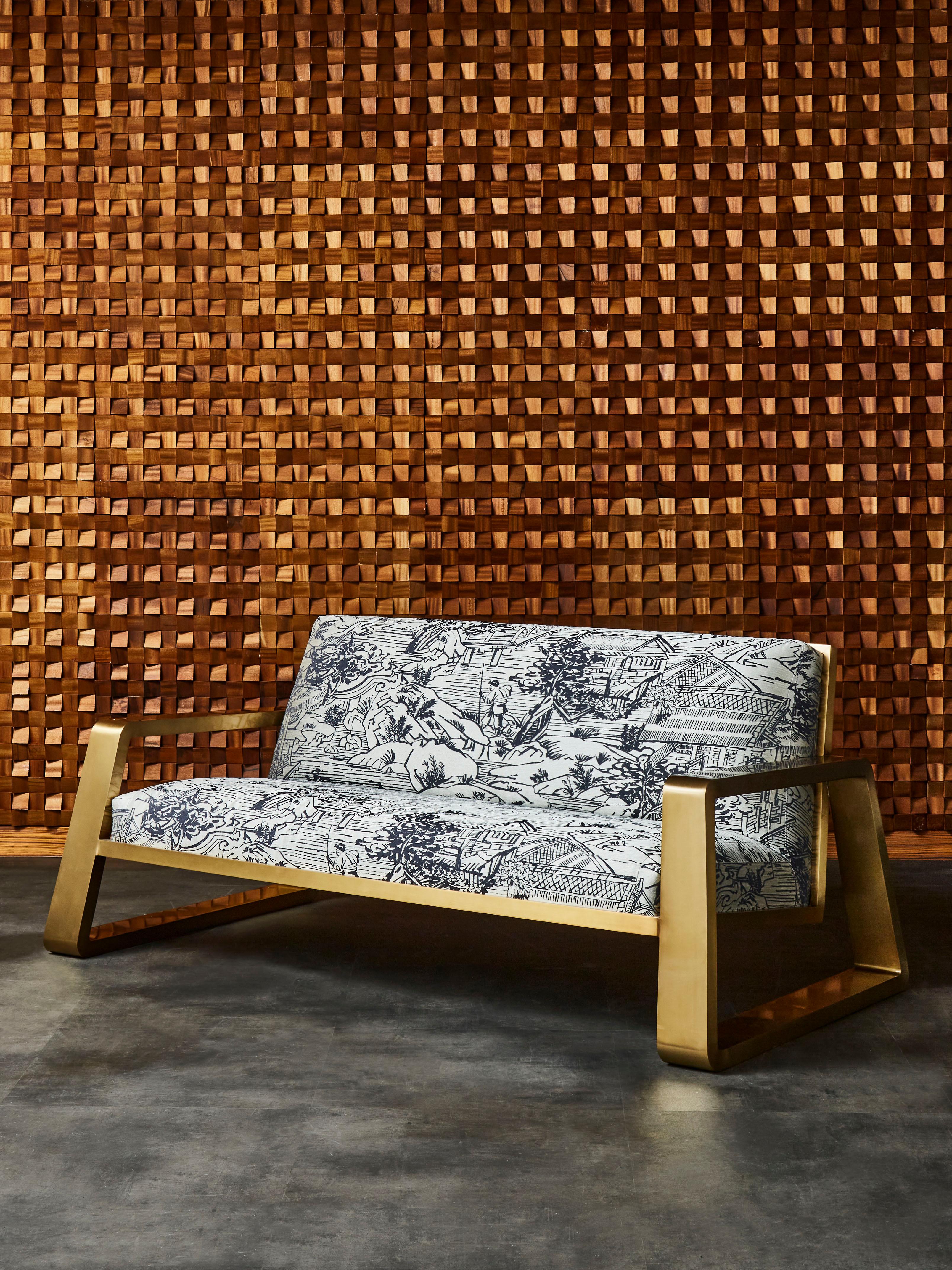 Elegant brass sofa upholstered with a Chinese themed fabric by Dédar.
Unique piece by Studio Glustin.
France, 2021.
(Matching armchair available).
 