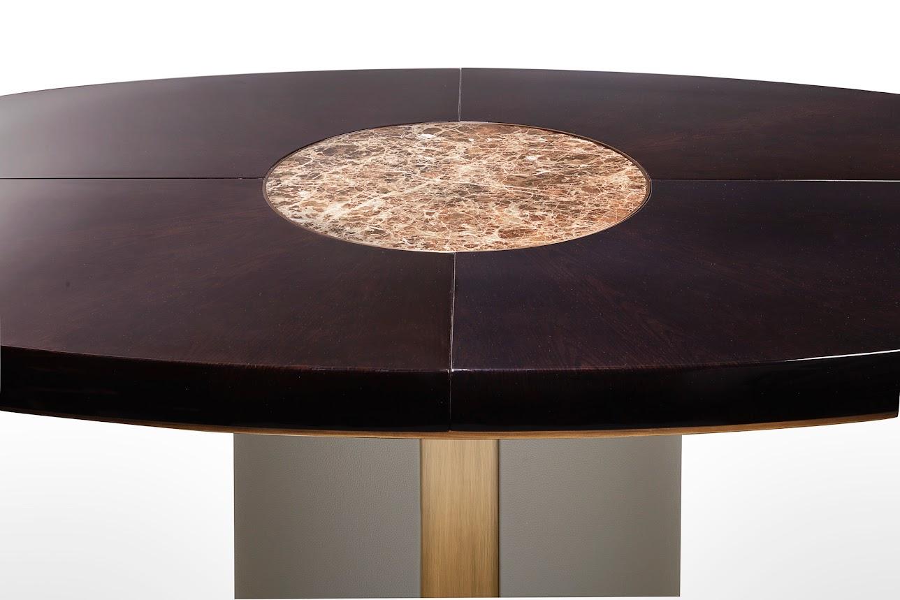 Table Élysée par Hugues Chevalier



La table Élysée d'Hugues Chevalier est une table de salle à manger ou de conférence sophistiquée qui allie harmonieusement modernité et élégance intemporelle. Son plateau est disponible en finition bois verni mat