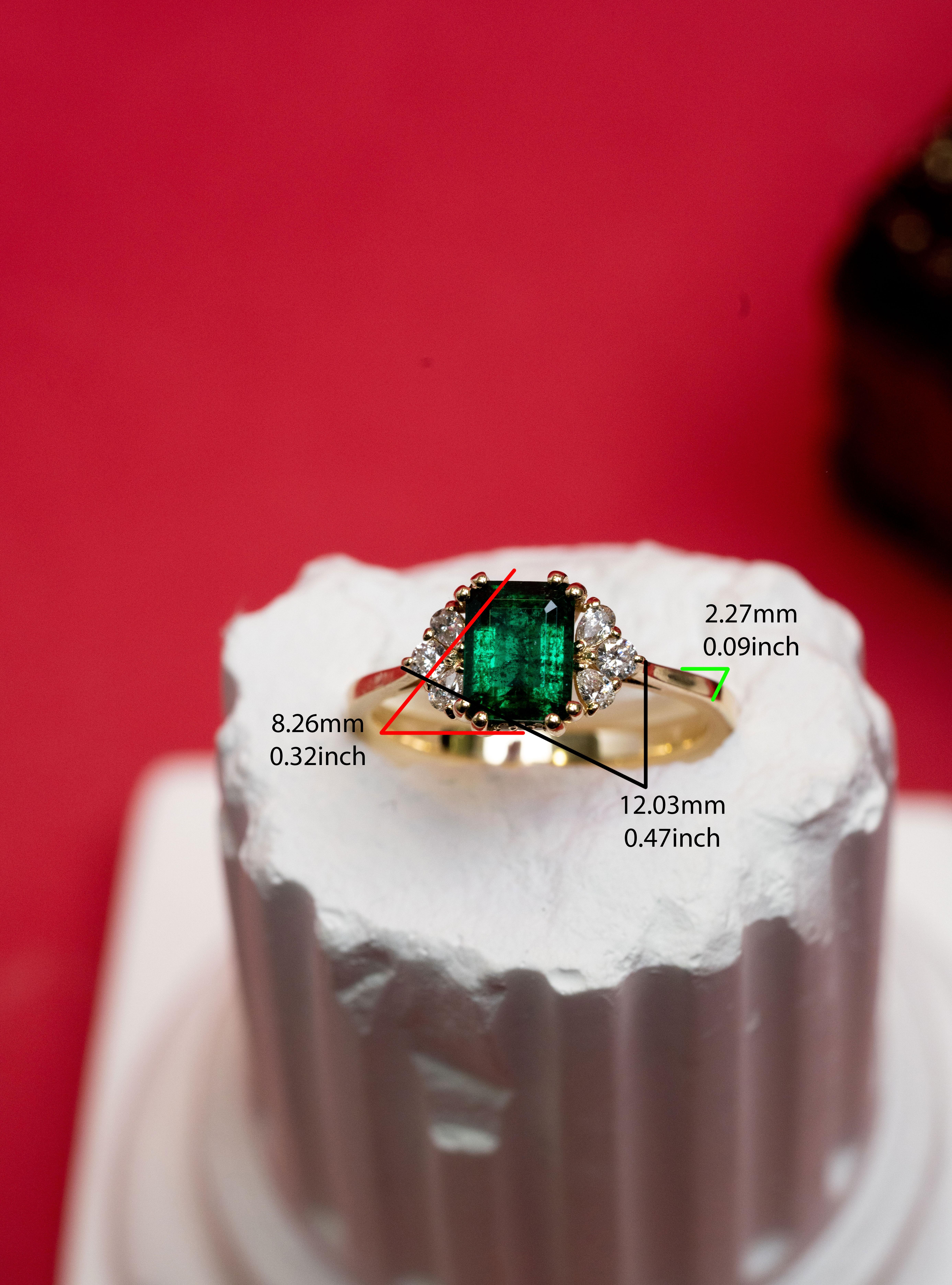 En vente :  Bague de fiançailles émeraude et diamant Elysian 4