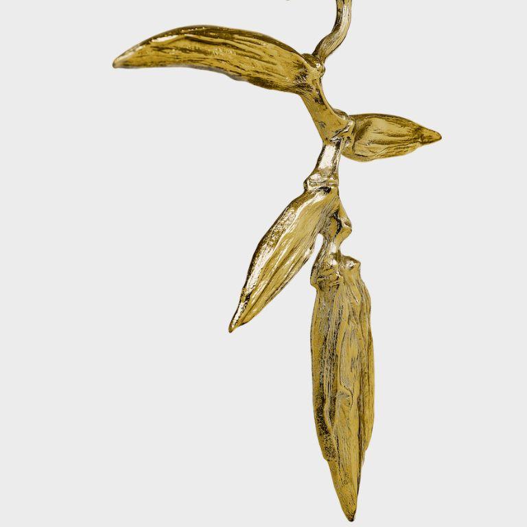 Ti presentiamo Elysian, una grande scultura che incarna l'essenza del design biofilico, integrando perfettamente la serena bellezza della natura nel tuo spazio vitale. Ispirato al mondo naturale che ci circonda, Elysian è caratterizzato da fiori in