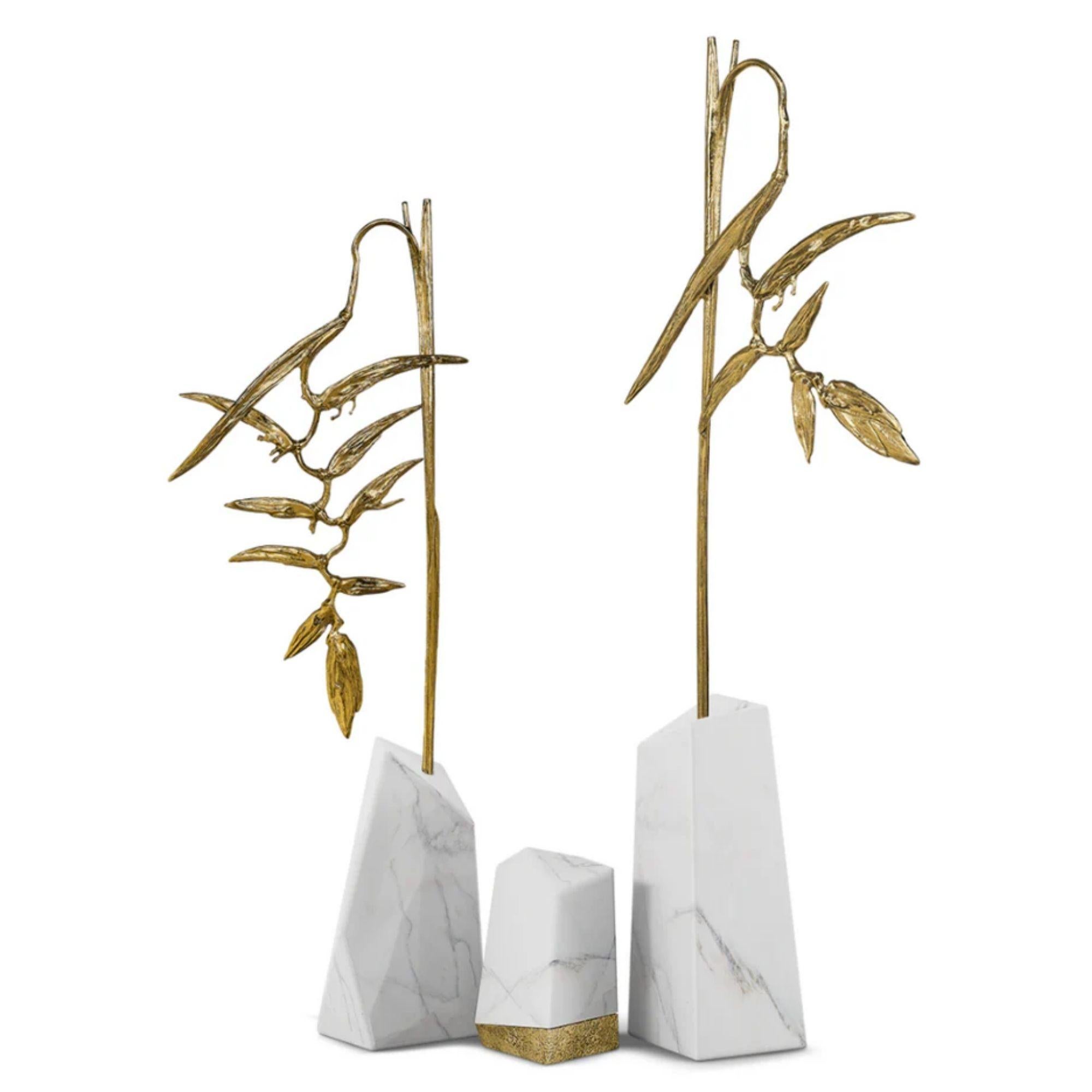 Elysian - Grande scultura in ottone con design biofilico e base in marmo