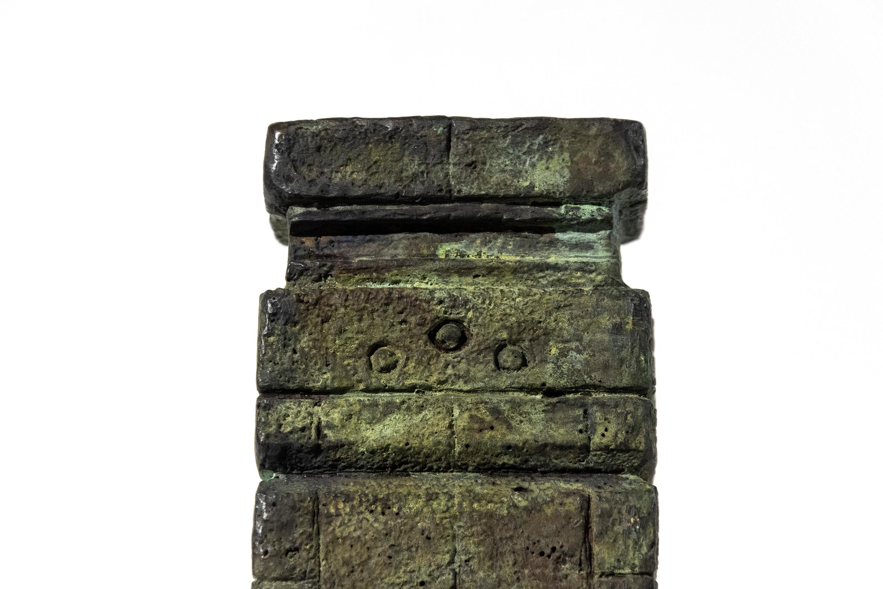 Dinast -  escultura moderna, abstracta, totémica, de bronce en venta 2