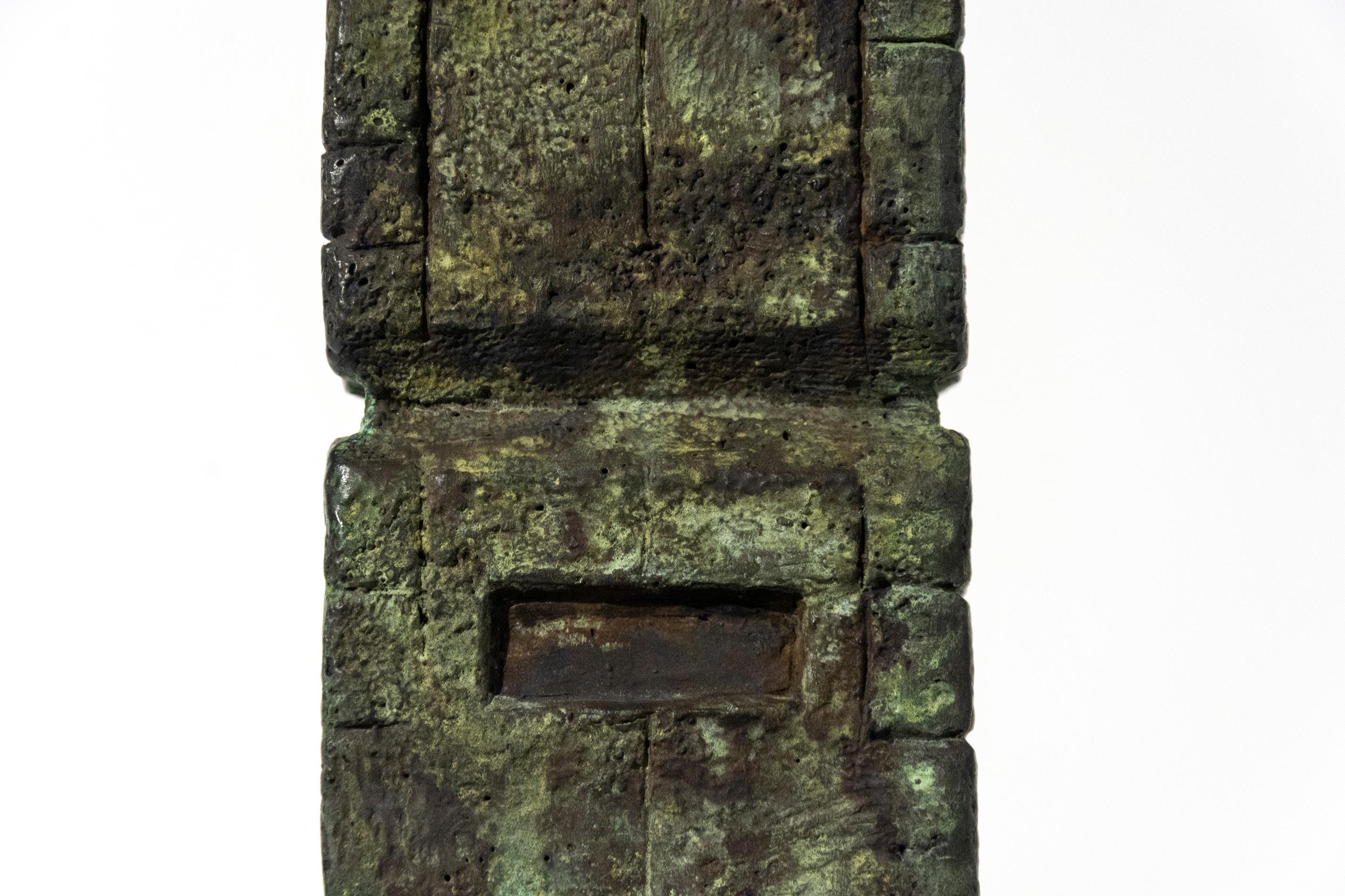 Dinast -  escultura moderna, abstracta, totémica, de bronce en venta 4