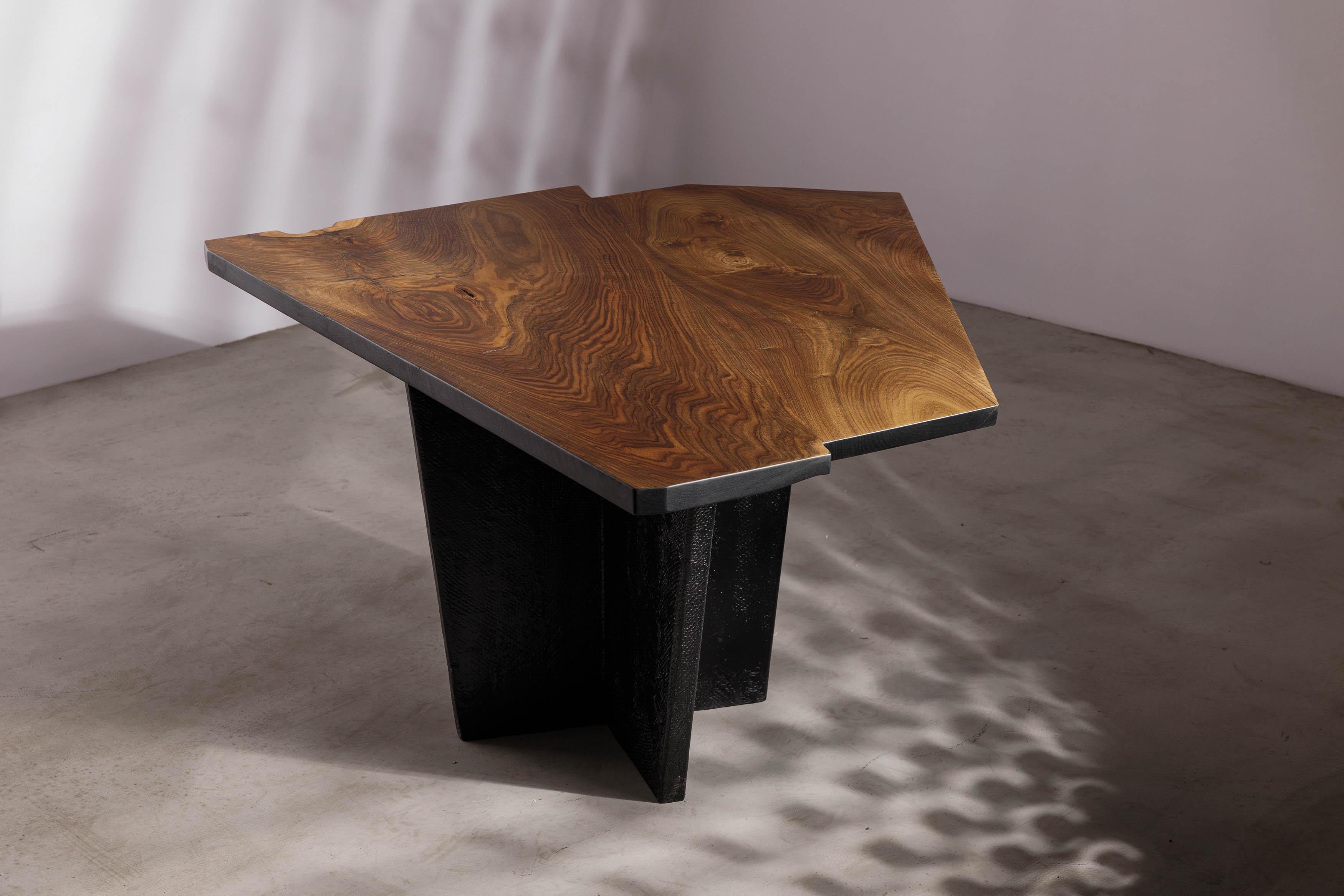 EM205 dining table by Eero Moss
One of a kind
Dimensions; W 140 x D 120 x H 77 cm
Materials: Walnut, ash, fiberglass, acrylic resin, India ink.
Finish: Natural oils.

18 Brut Collection

The latest collection by the artist is a tribute to