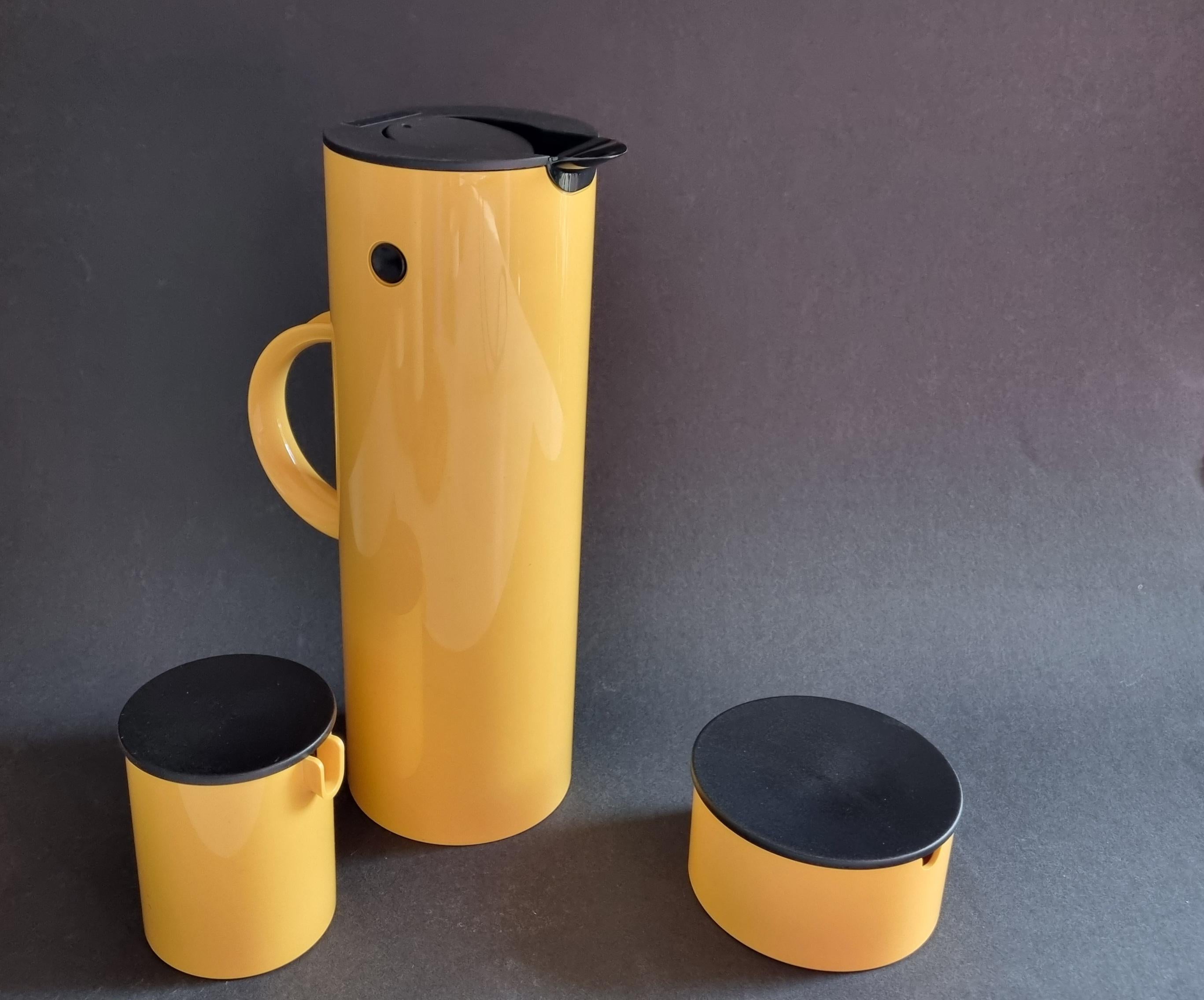 German EM77 Vacuum jug by Erik Magnussen for Stelton  Set in orange Danish design For Sale