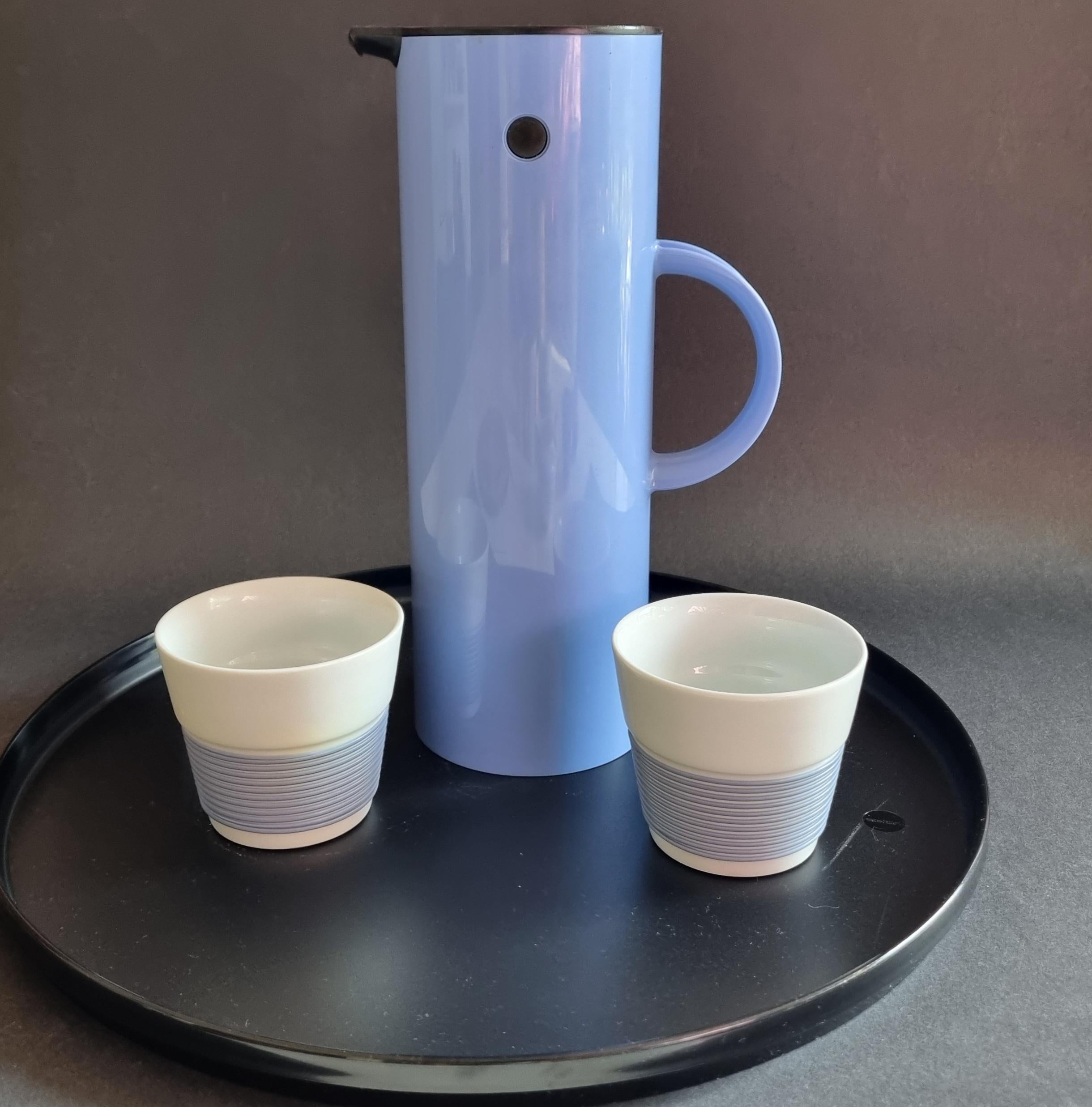 We have Stelton's vacuum jugs in elegant design and different colours. The thermos keep your beverages hot or cold for hours and are perfect for coffee, iced coffee, tea, or cocoa and are an