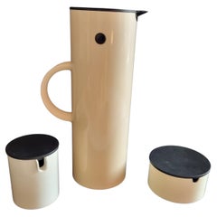 Vintage EM77 Vacuum jug by Erik Magnussen for Stelton  Set in white  Danish design