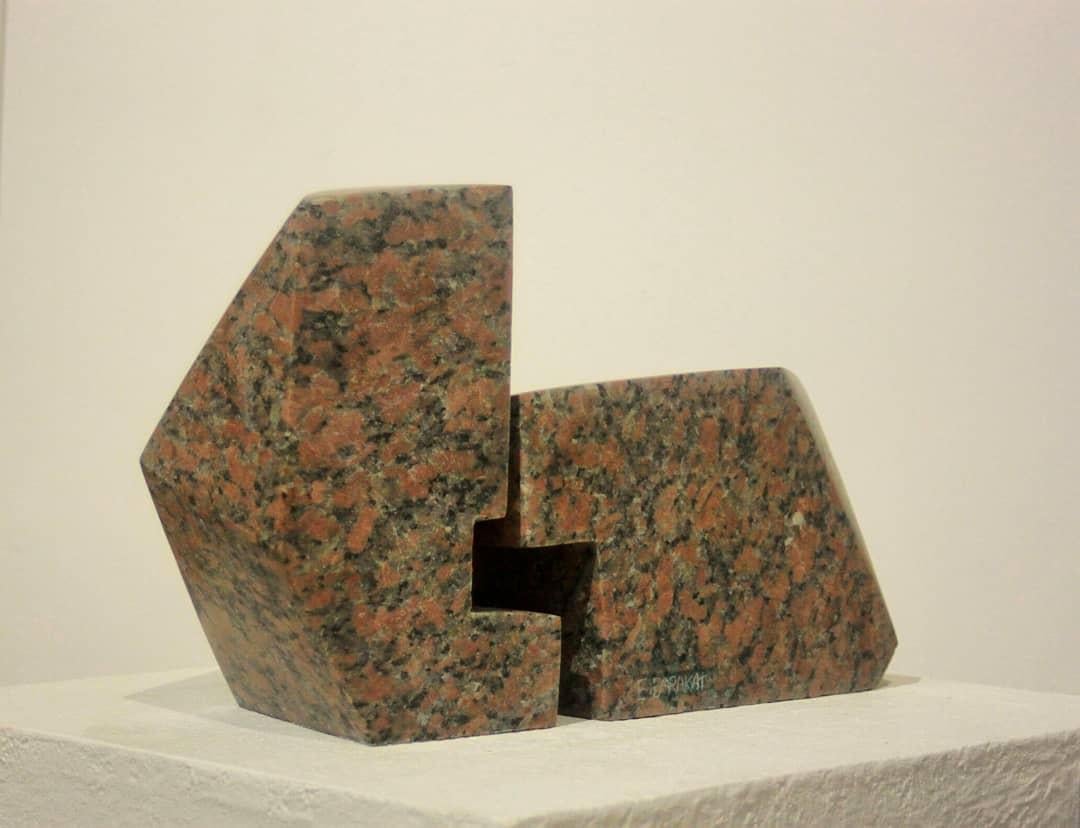 „Glyph II“ Rote Granit-Skulptur 7