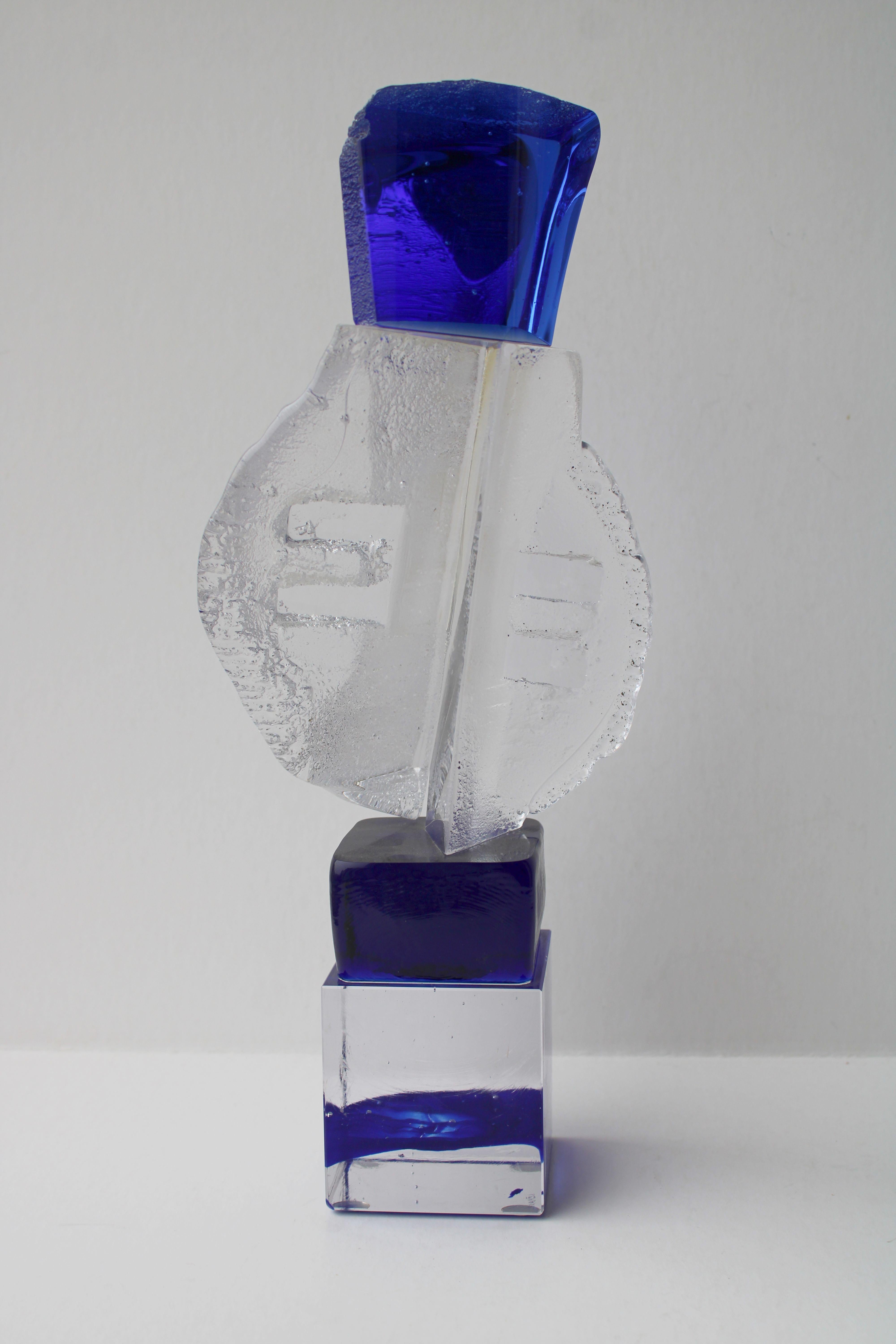 Blue

Glass, 34,5x15x8 cm


