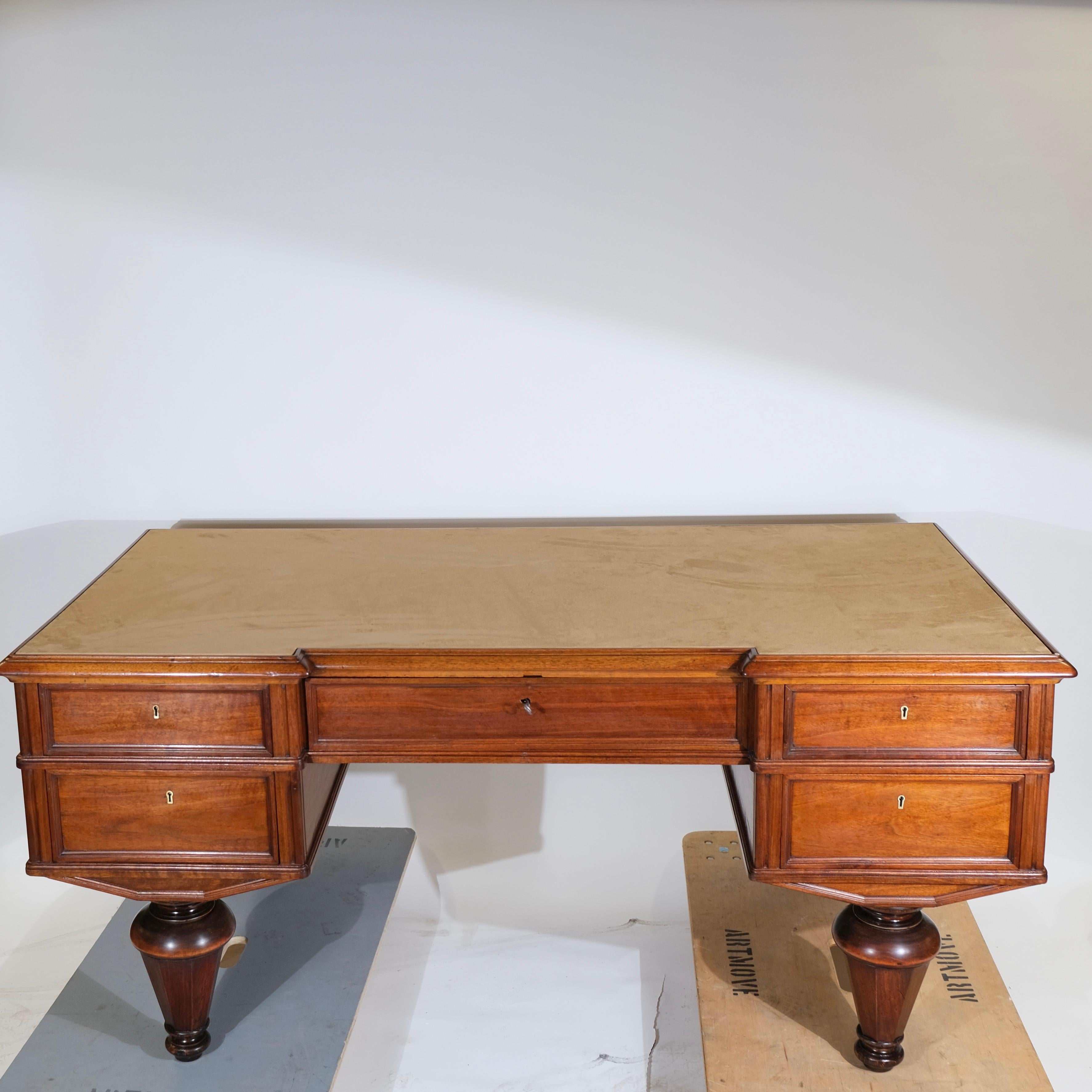 Scrivania di Emanuel Nobels, San Pietroburgo, 1870-1880 circa. In condizioni buone in vendita a Stockholm, SE