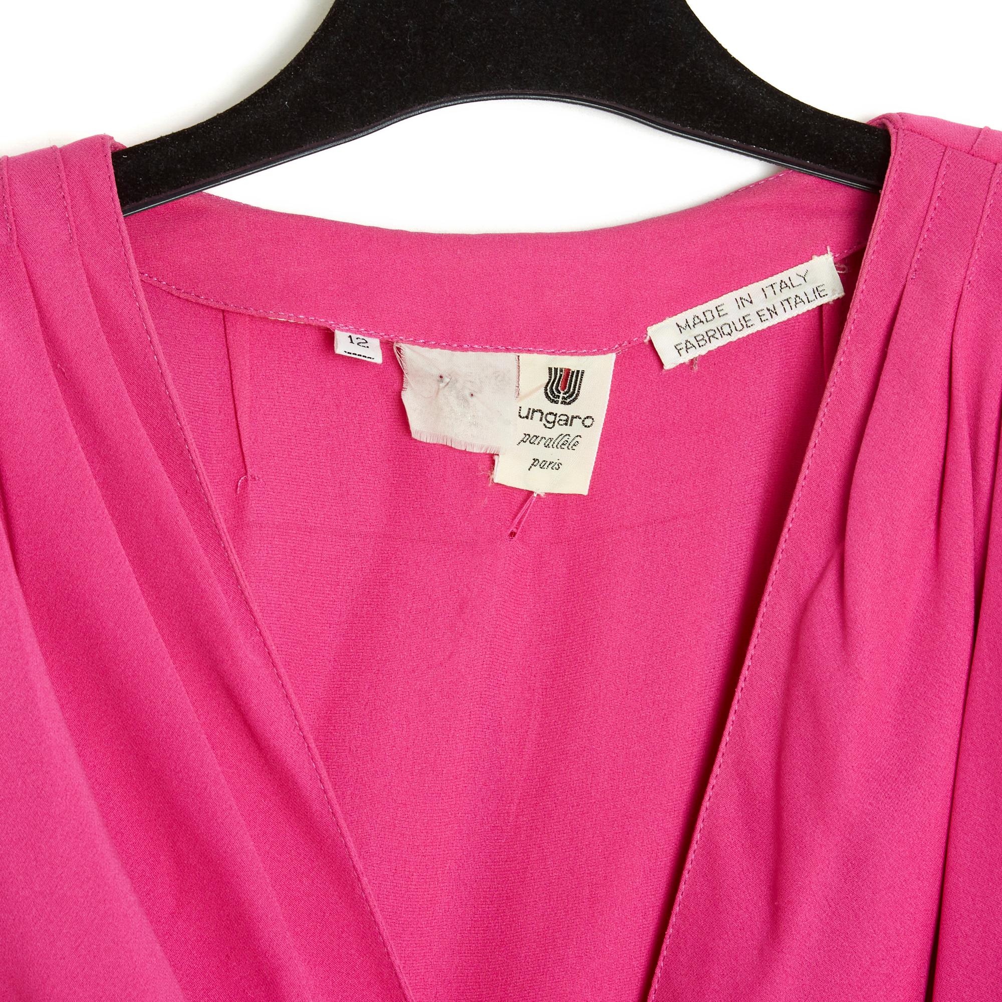 Rose Emanuel Ungaro Robe FR40 drapée en crêpe de soie fuchsia GB12 US10, 1985 en vente