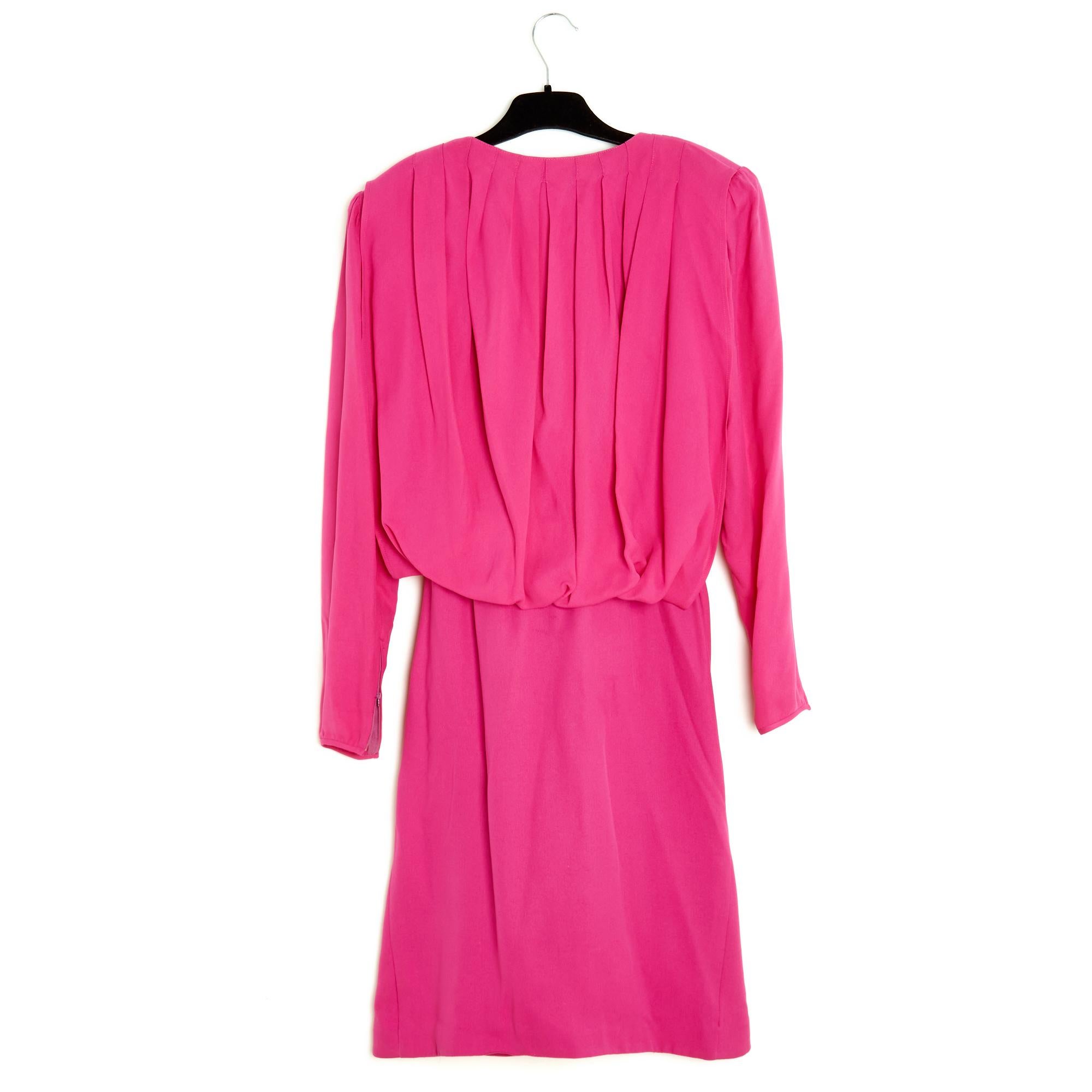 Emanuel Ungaro Robe FR40 drapée en crêpe de soie fuchsia GB12 US10, 1985 Unisexe en vente