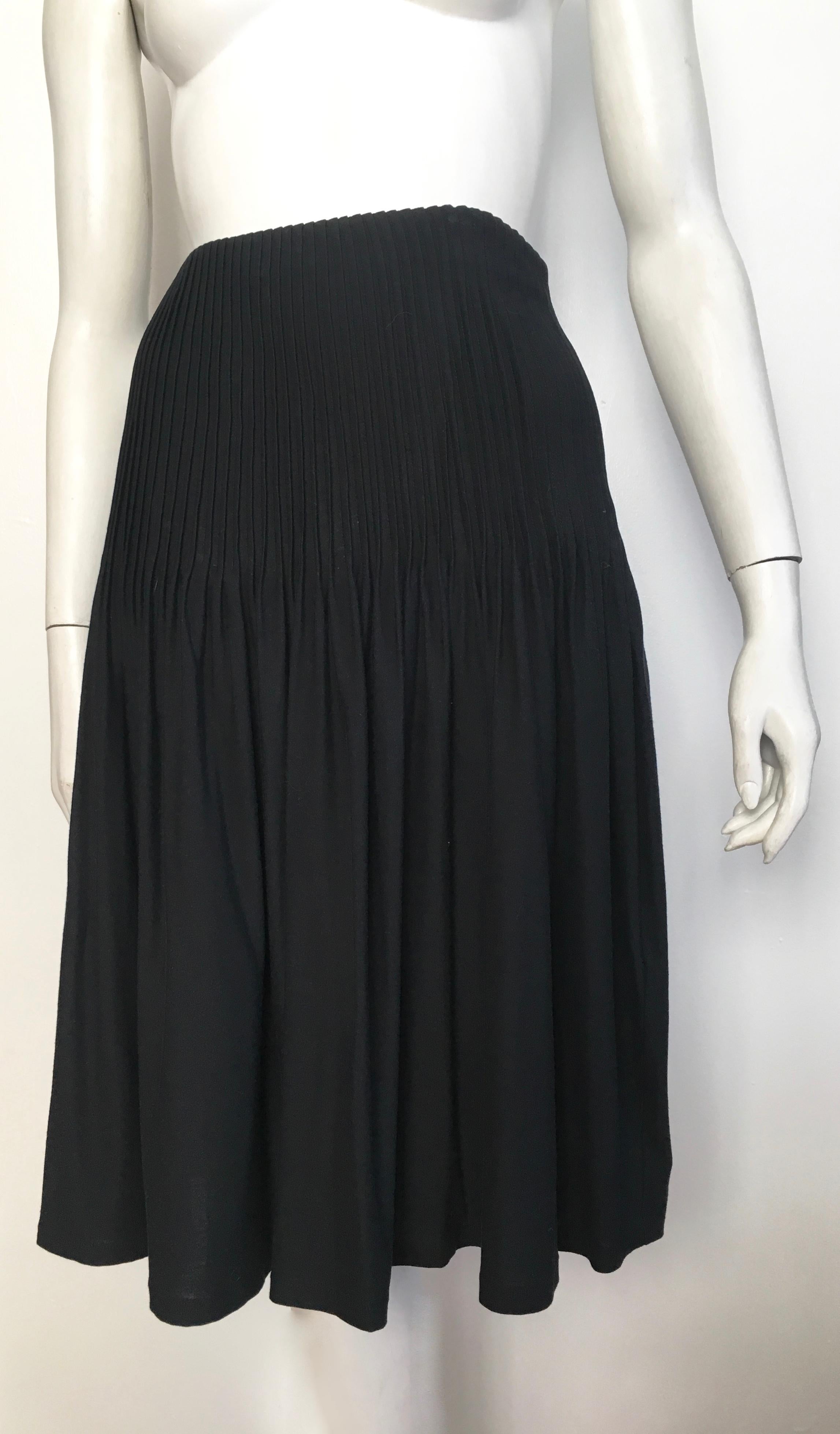 Emanuel Ungaro 1990s Silk & Cotton Pleated Black Skirt Size 10. In Excellent Condition For Sale In Atlanta, GA