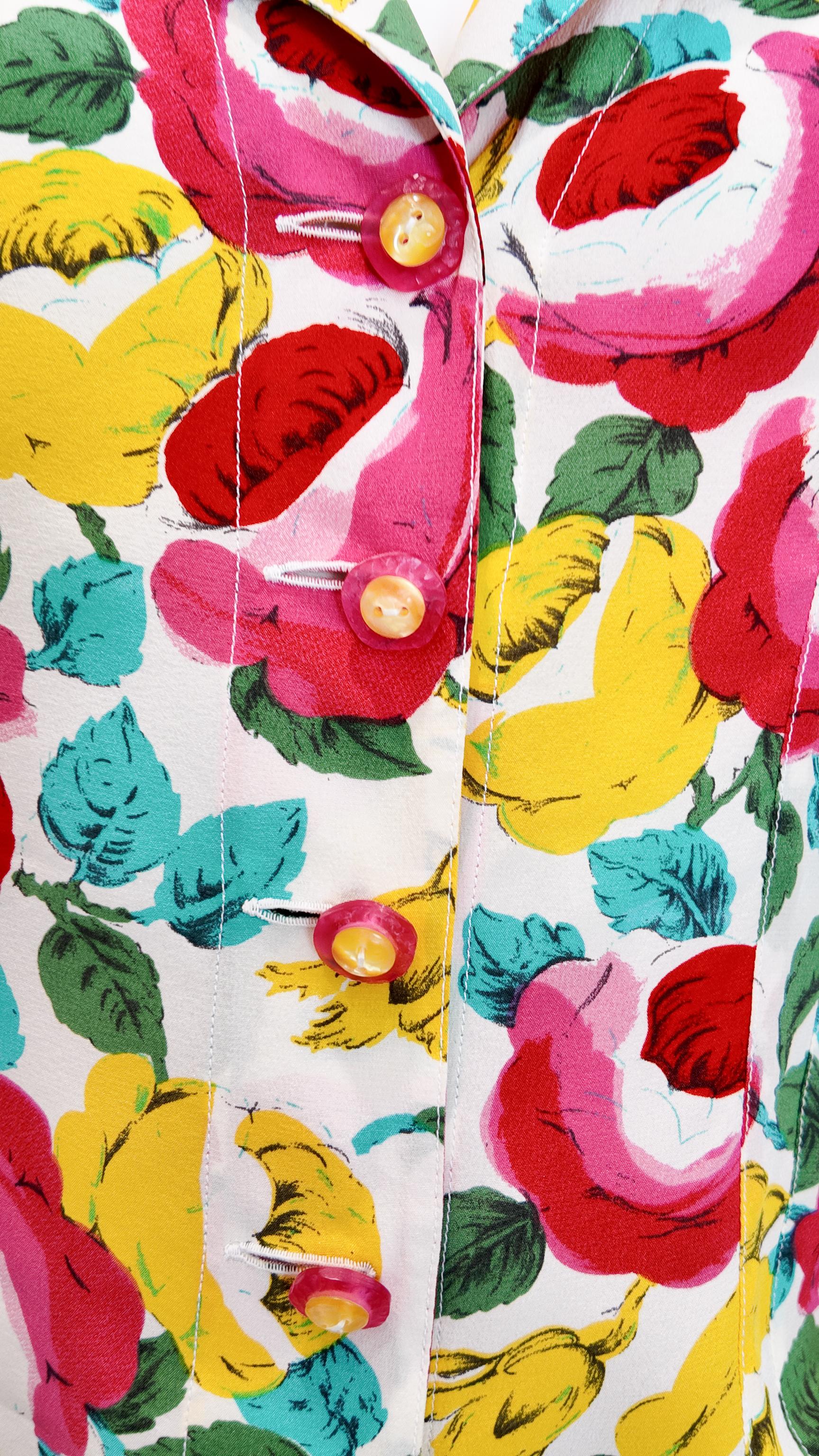 De las mujeres Conjunto de blusa y falda con estampado floral vintage de los años 90 de Emanuel Ungaro en venta