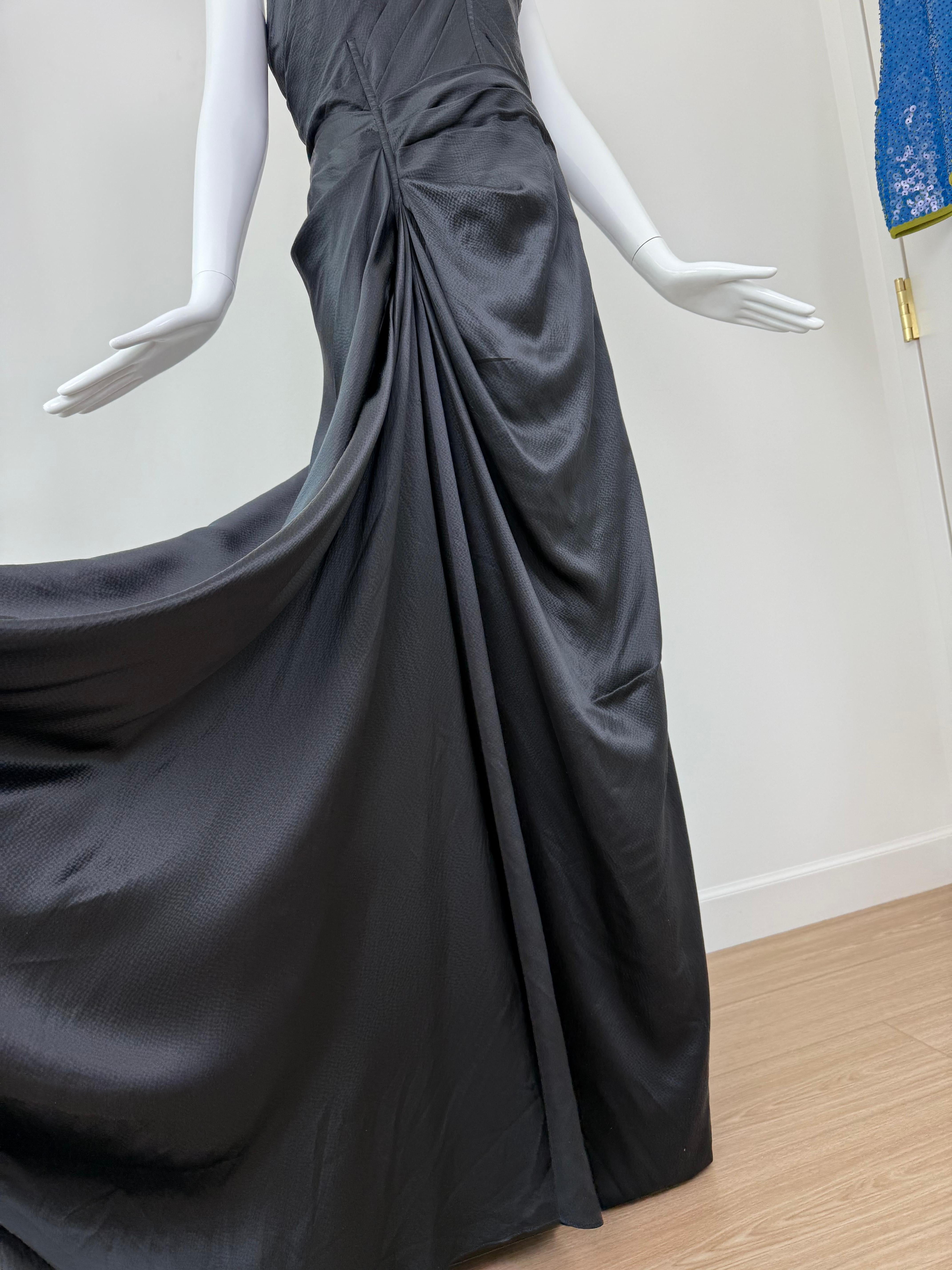 EMANUEL UNGARO 2007 Vintage Schwarzes Abendkleid aus gehämmerter Seide Damen im Angebot