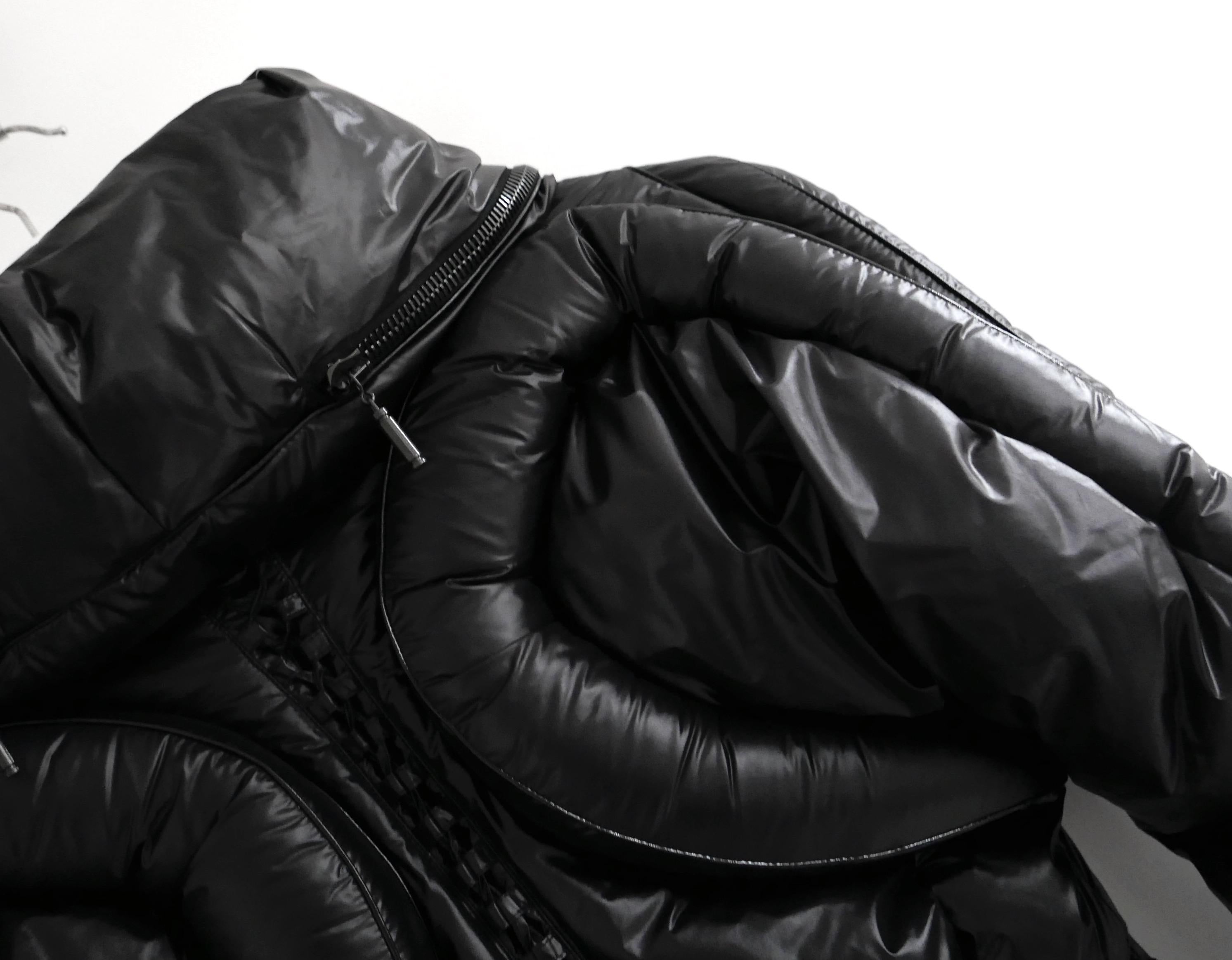 Women's Emanuel Ungaro AW07 Black Sculptural Puffer Coat For Sale