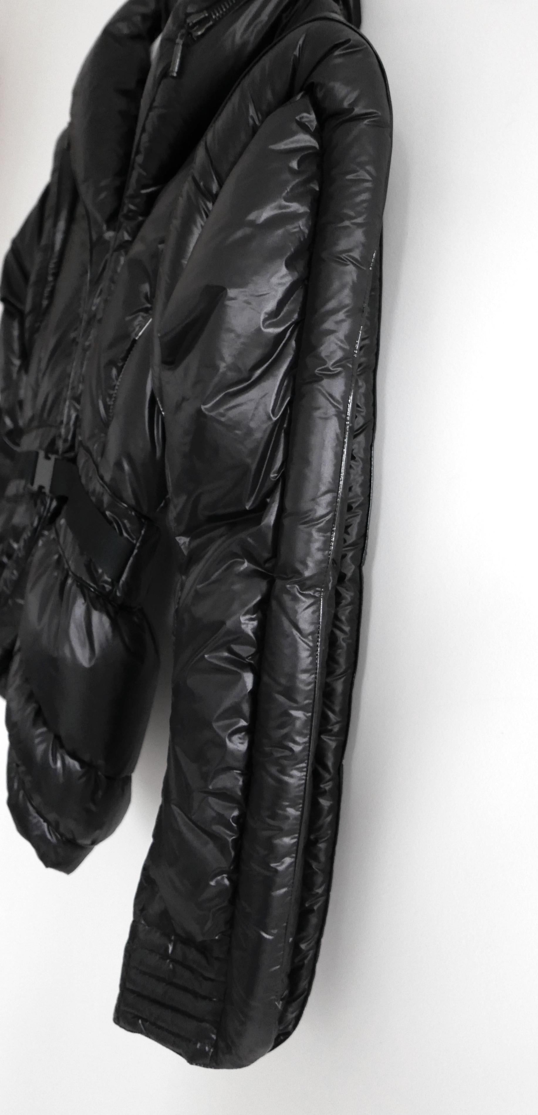 Emanuel Ungaro AW07 Black Sculptural Puffer Coat For Sale 3