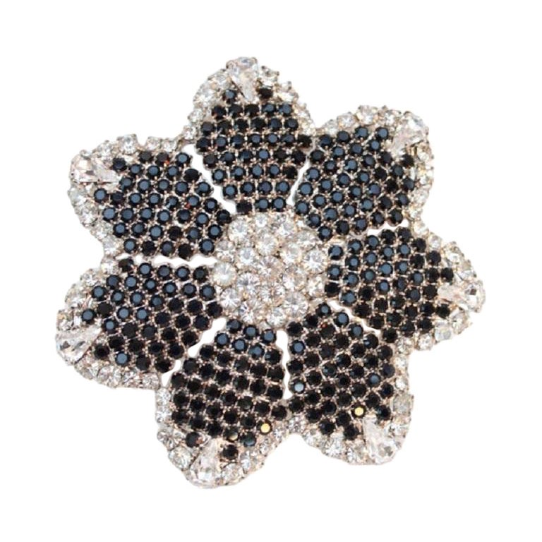 Emanuel Ungaro Schwarz-Weiß-Brosche in versilbert