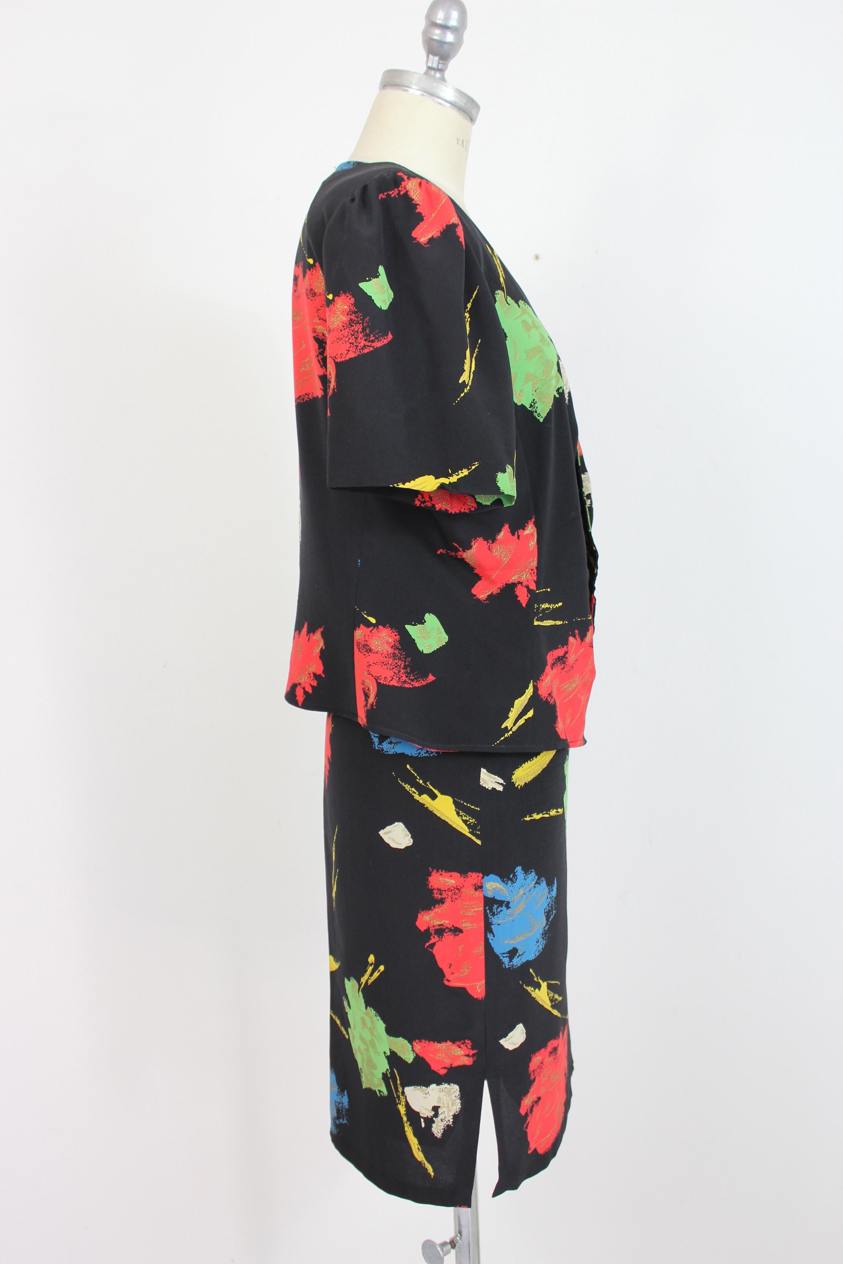 Emanuel Ungaro Black Red Silk Floral Skirt Suit In Excellent Condition In Brindisi, Bt
