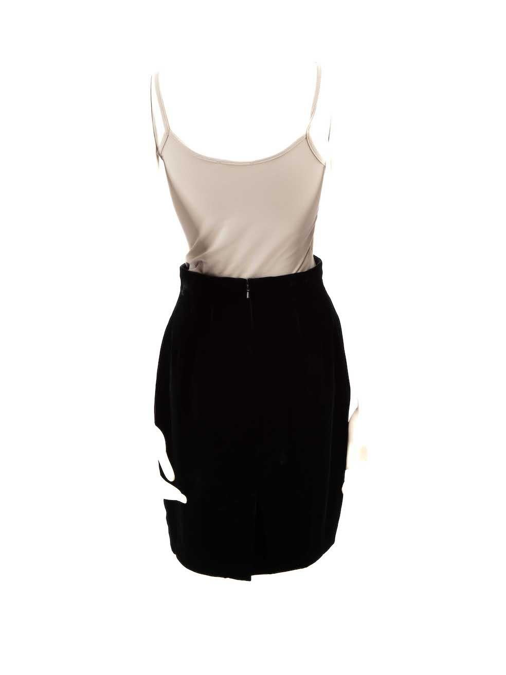 Emanuel Ungaro Black Velvet Knee Length Skirt Size M In Good Condition For Sale In London, GB
