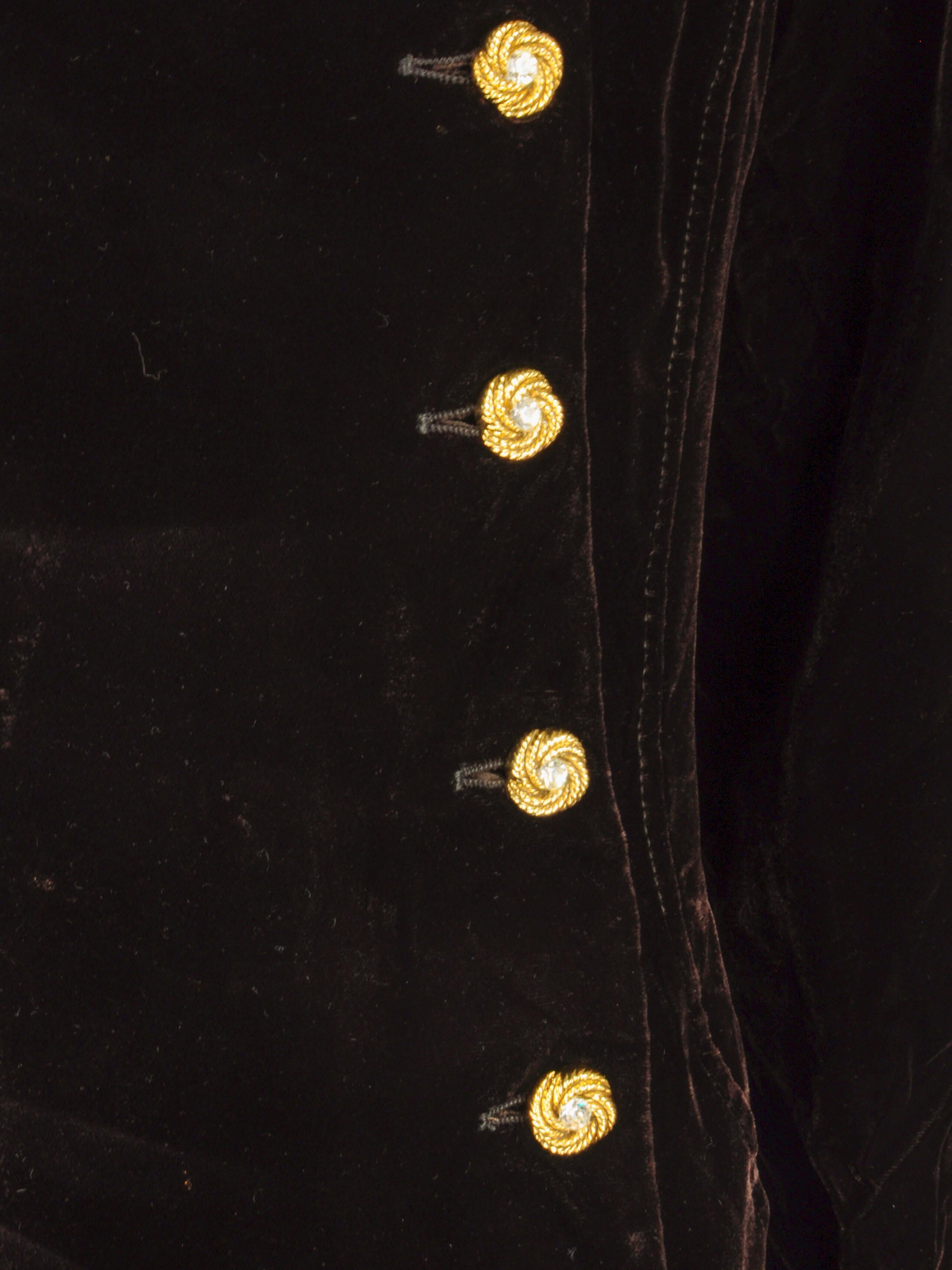 Emanuel Ungaro Braunes Power Shoulder-Cocktailkleid aus Samt mit goldenen Knöpfen 1980er Damen im Angebot