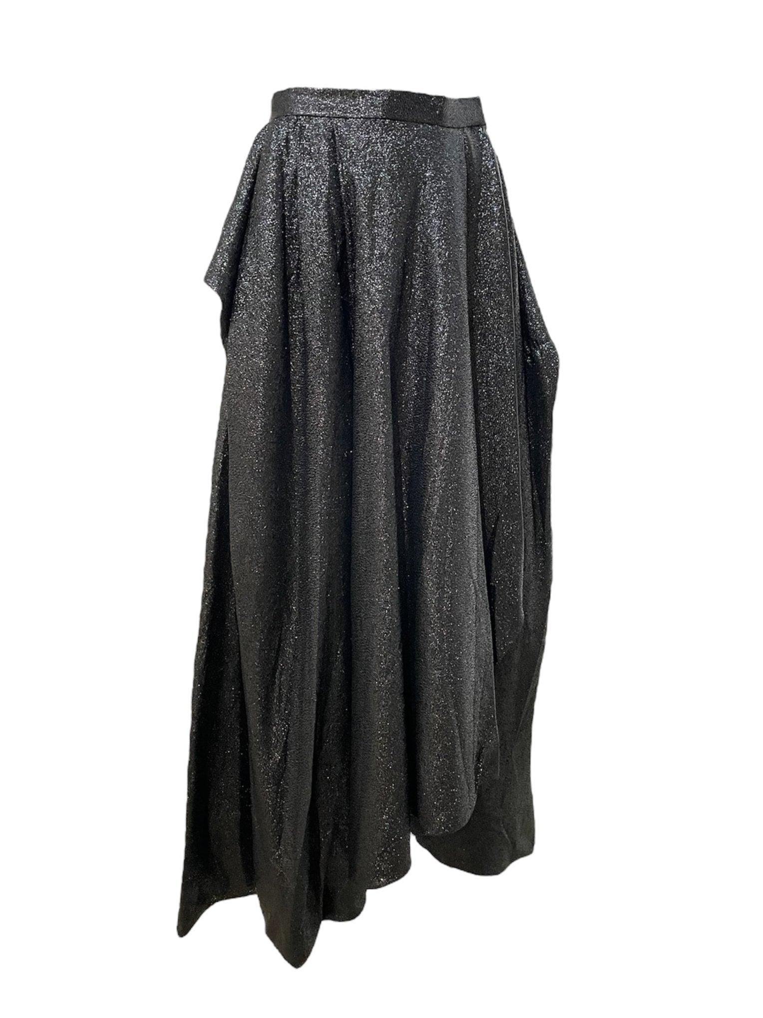 Ultradramatischer Metallic-Ballrock aus schwarzem Lurex von Emanuel Ungaro Couture. CIRCA 1970er Jahre, die Zeit der berüchtigten 