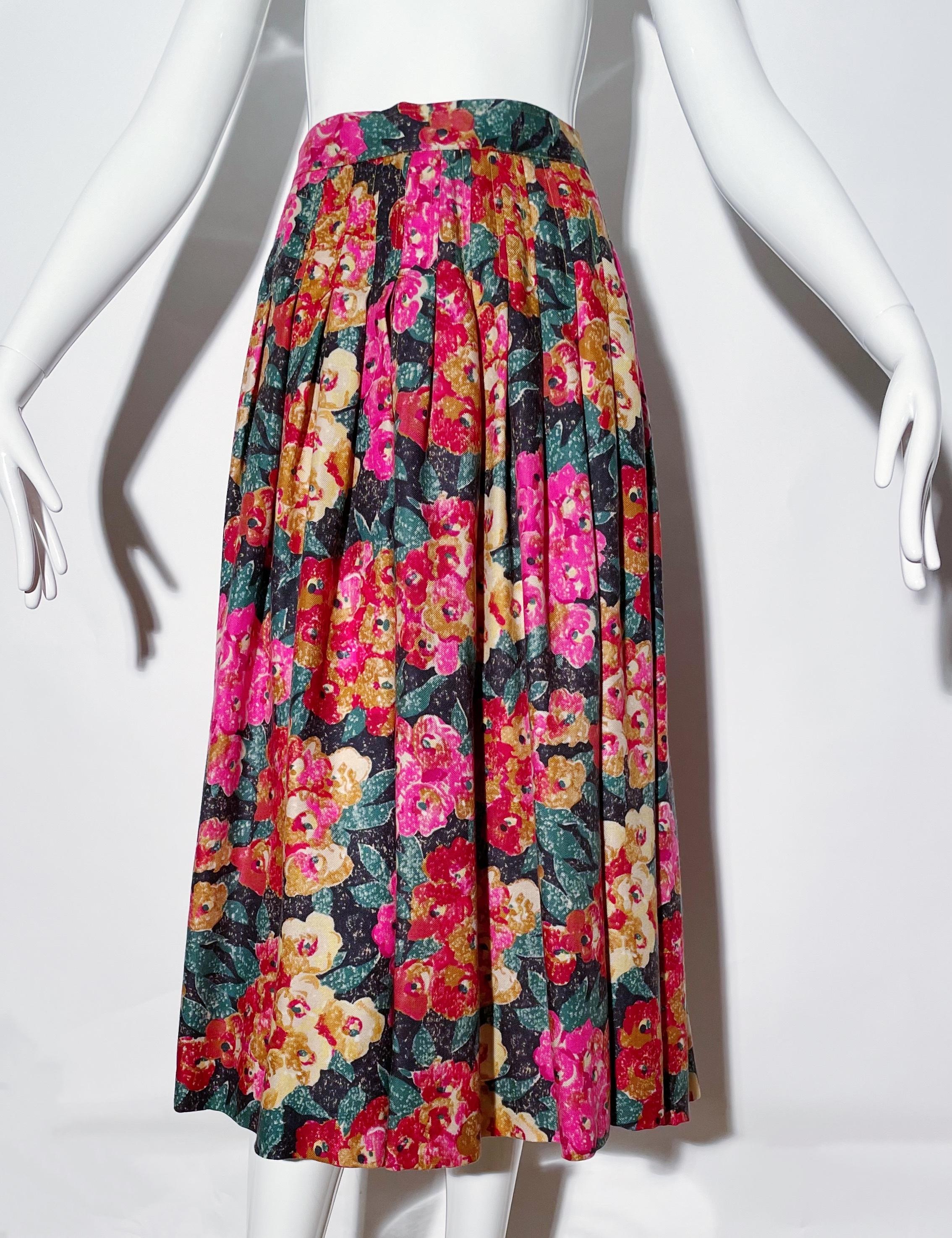 Women's Emanuel Ungaro Floral Pleated Skirt For Sale