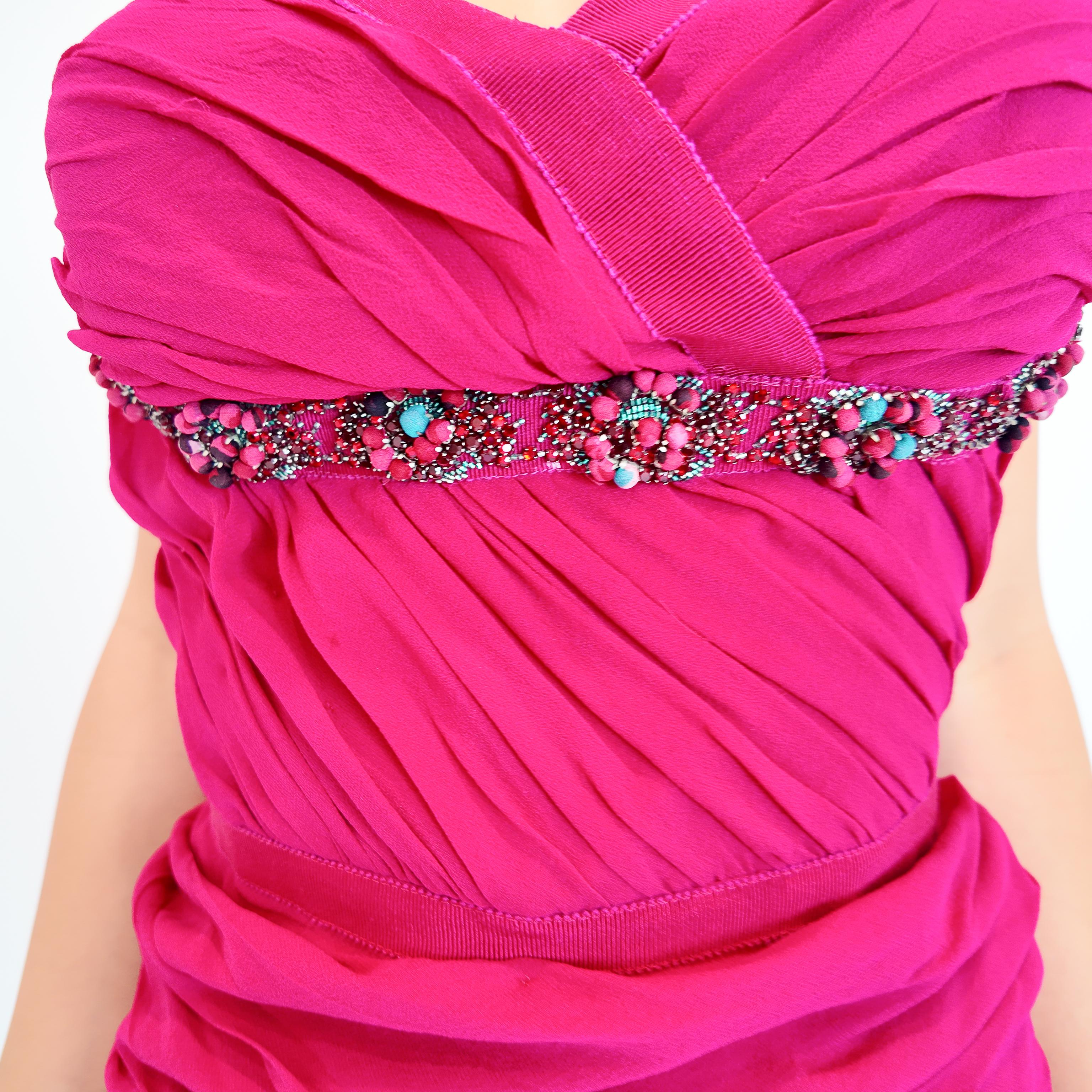 Emanuel Ungaro - Robe fuchsia à cœur sucré, froncée et ornée de perles en vente 1