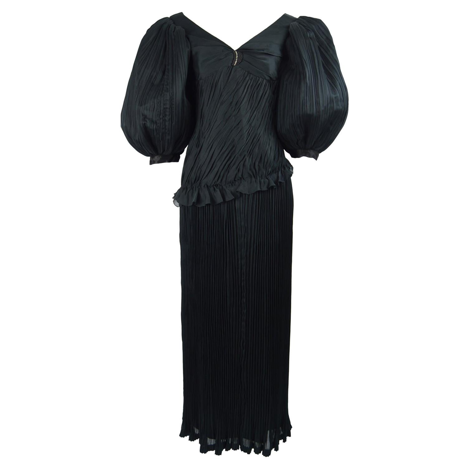 Emanuel Ungaro Haute Couture Black Fortuny Pleat Silk Huge Balloon Sleeve Gown