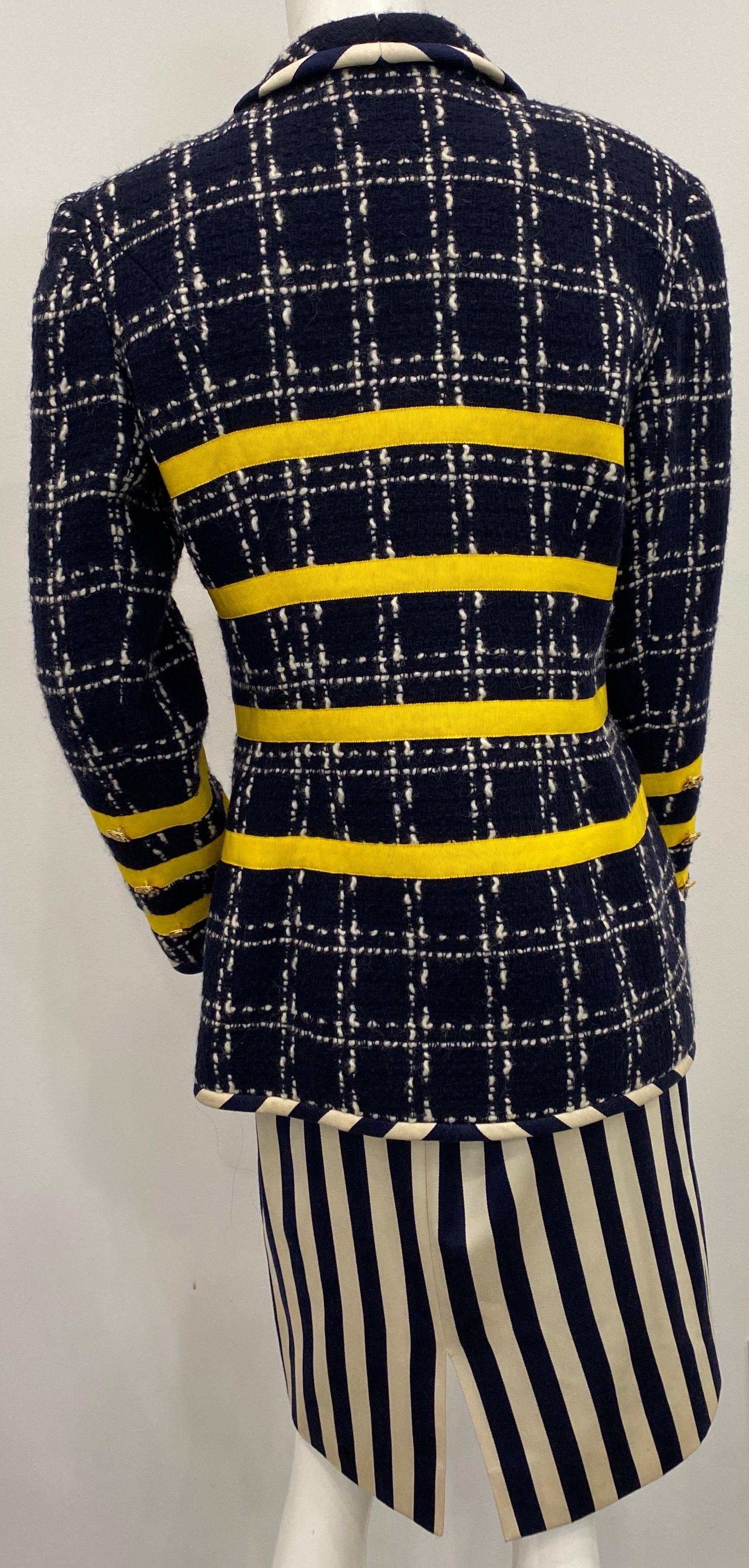 Emanuel Ungaro Parallele 1990’s Navy Boucle Jacket with skirt - Size 12 For Sale 6