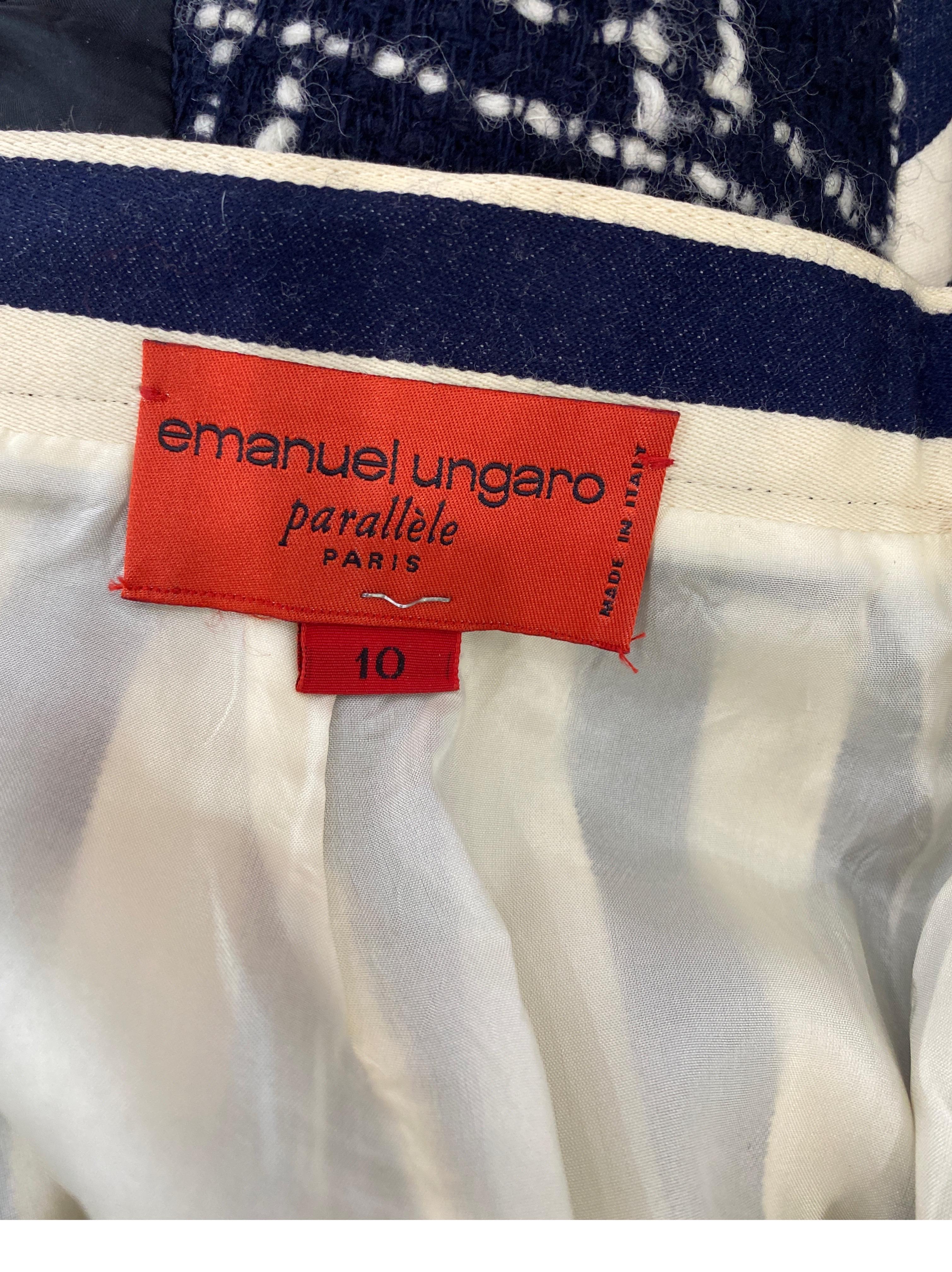 Emanuel Ungaro Parallele 1990's Navy Boucle Jacke mit Rock - Größe 12 im Angebot 10