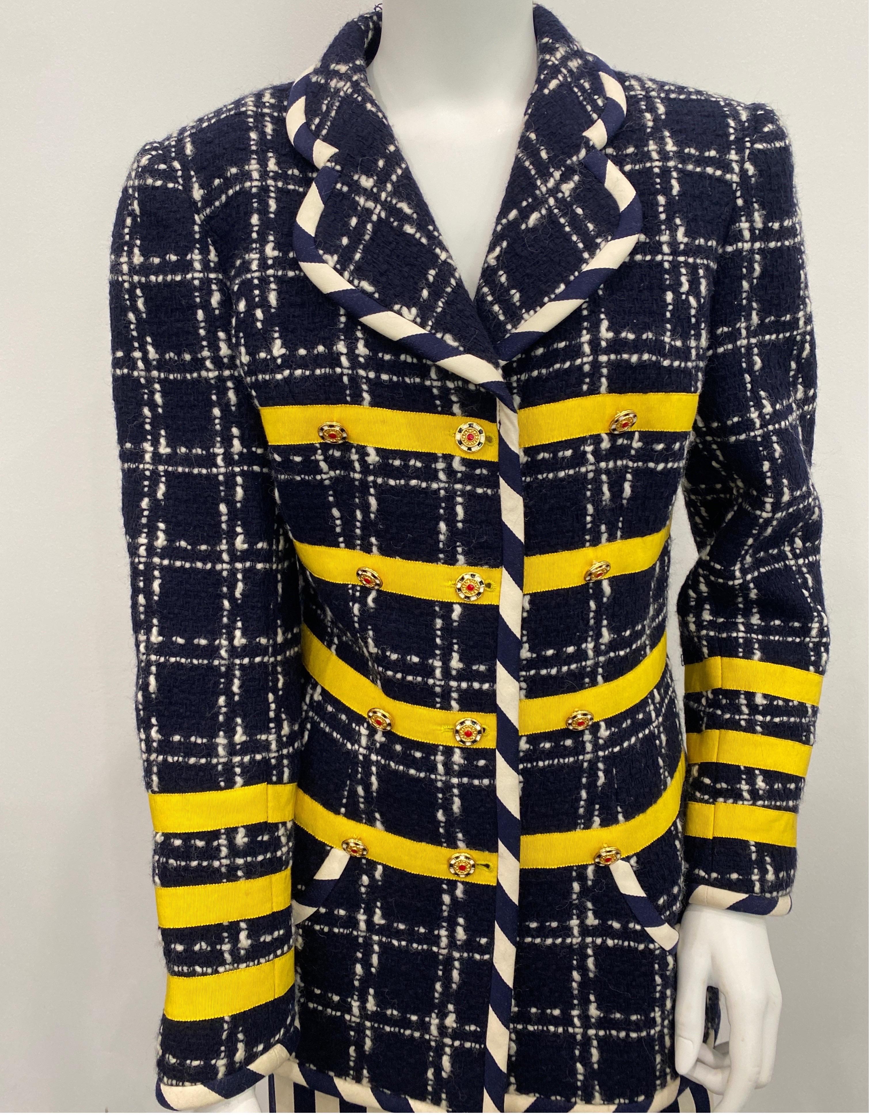 Emanuel Ungaro Parallele 1990’s Navy Boucle Jacket with skirt - Size 12 In Excellent Condition For Sale In West Palm Beach, FL