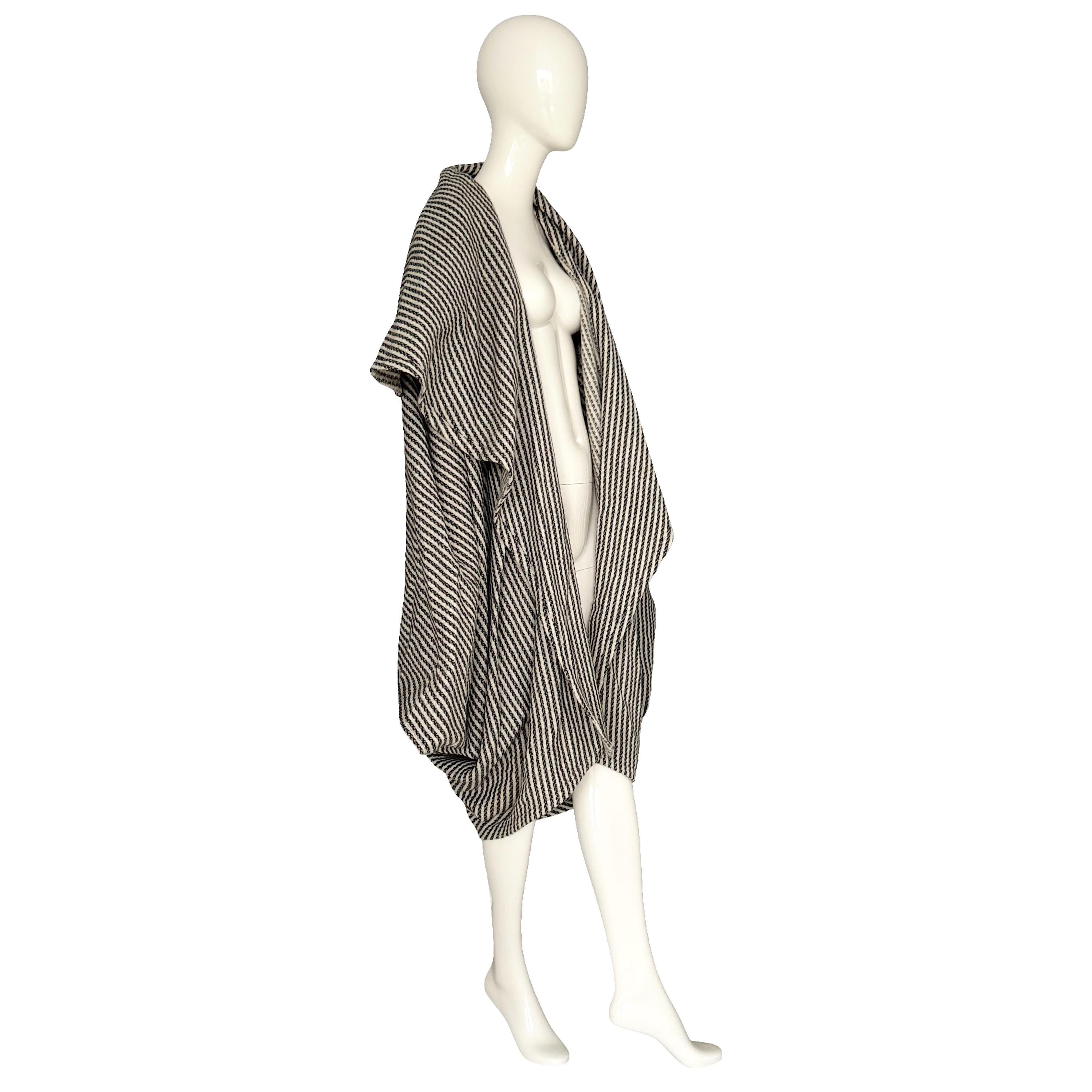 Emanuel Ungaro Paralléle Vintage 80s Black & White Wool Cotton Mix Cocoon Coat For Sale 6