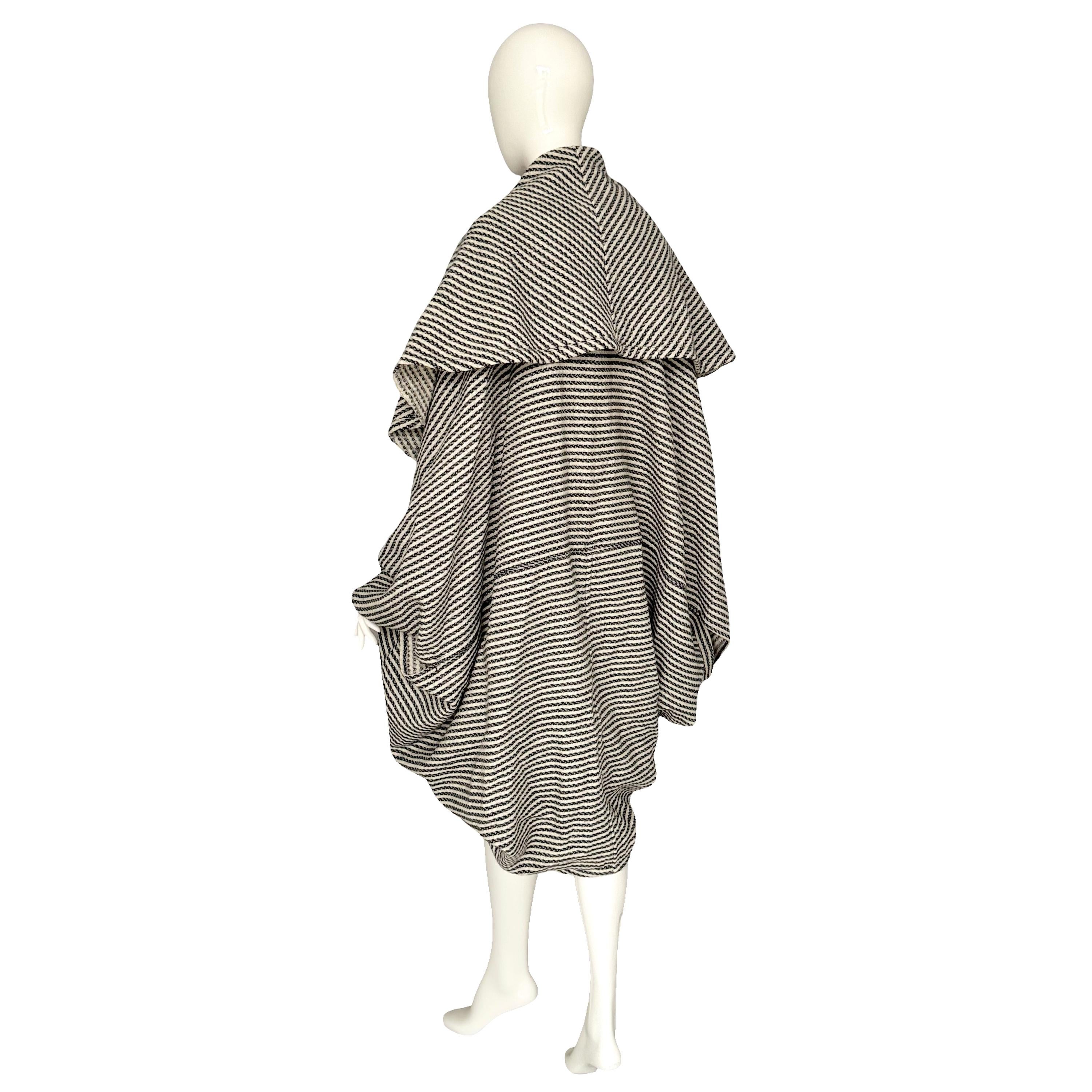 Emanuel Ungaro Paralléle Vintage 80s Black & White Wool Cotton Mix Cocoon Coat For Sale 1