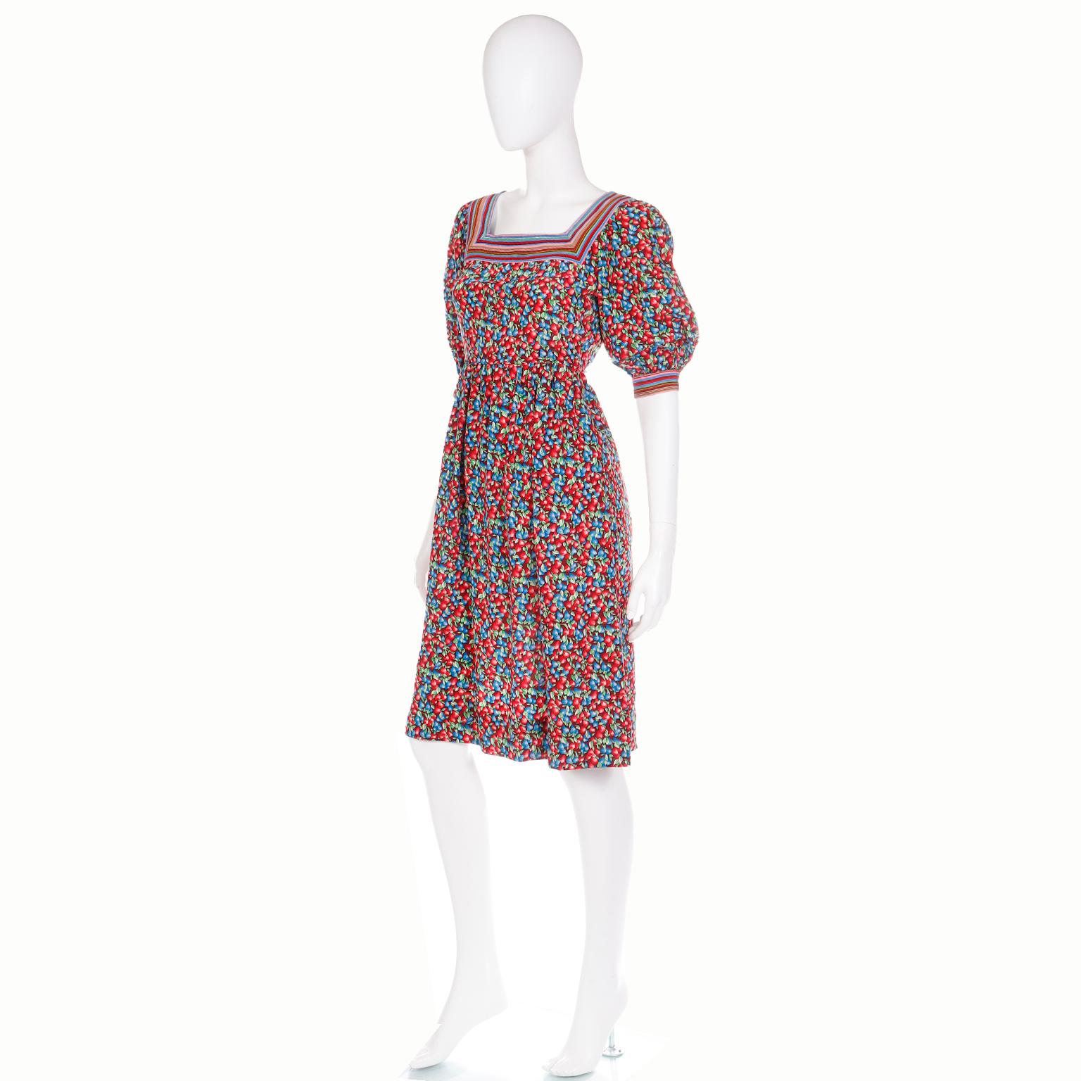 Women's Emanuel Ungaro Parallele Vintage Red &  Blue Berry Print Colorful Silk Dress For Sale