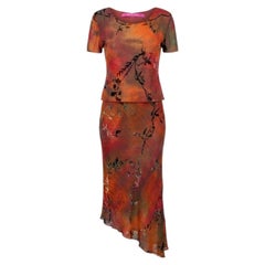 Conjunto de seda con inserciones de terciopelo con estampado floral en color terracota de Emanuel Ungaro París, otoño/invierno 2001