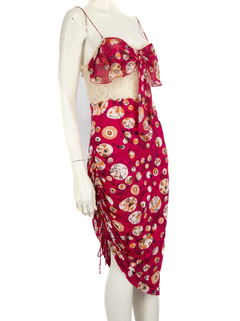CONDIT ist sehr gut. Kaum sichtbare Abnutzungserscheinungen am Kleid sind bei diesem gebrauchten Emanuel Ungaro Designer-Wiederverkaufsartikel zu