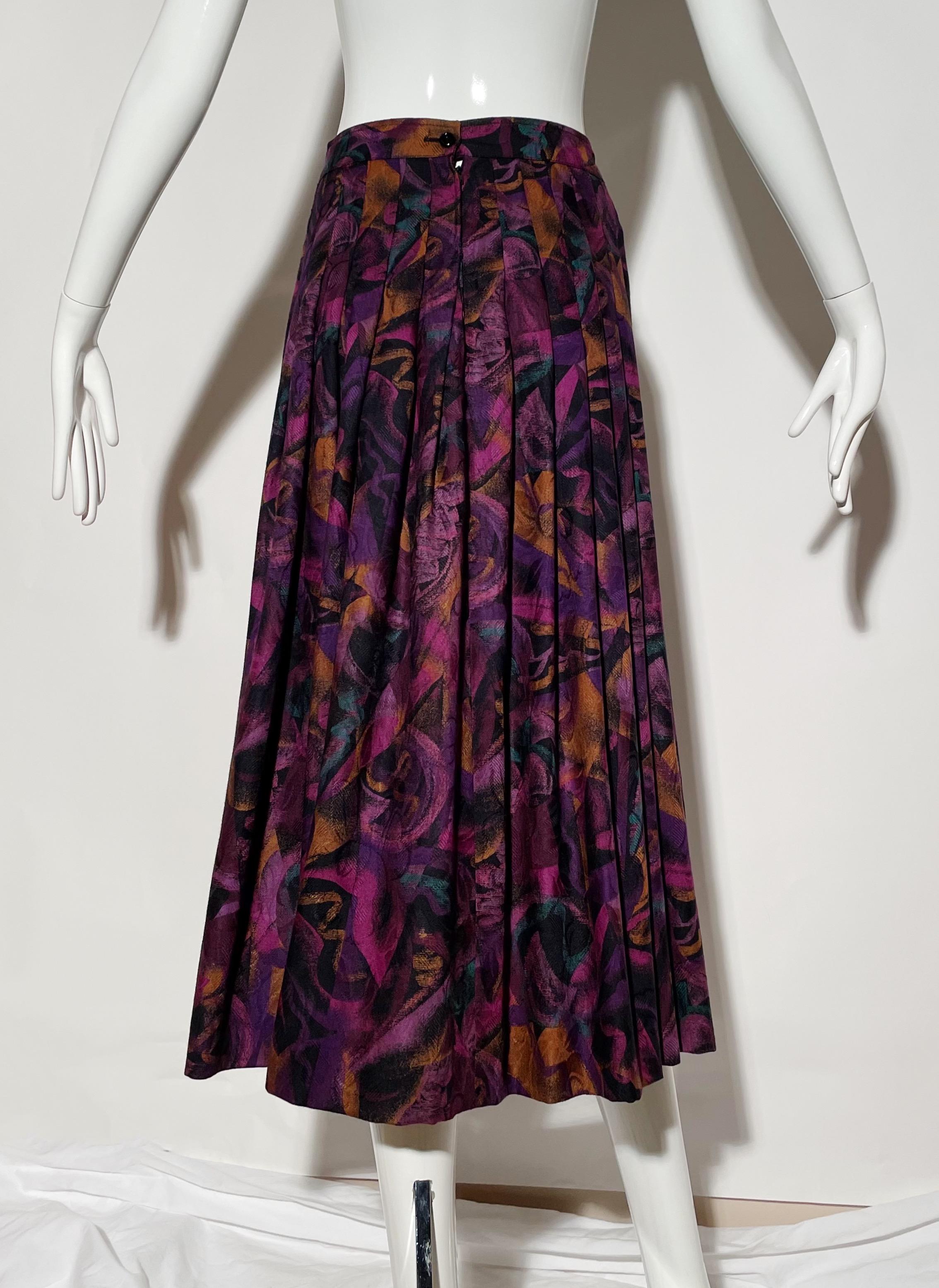 Emanuel Ungaro Pleated Printed Skirt  In Excellent Condition For Sale In Waterford, MI