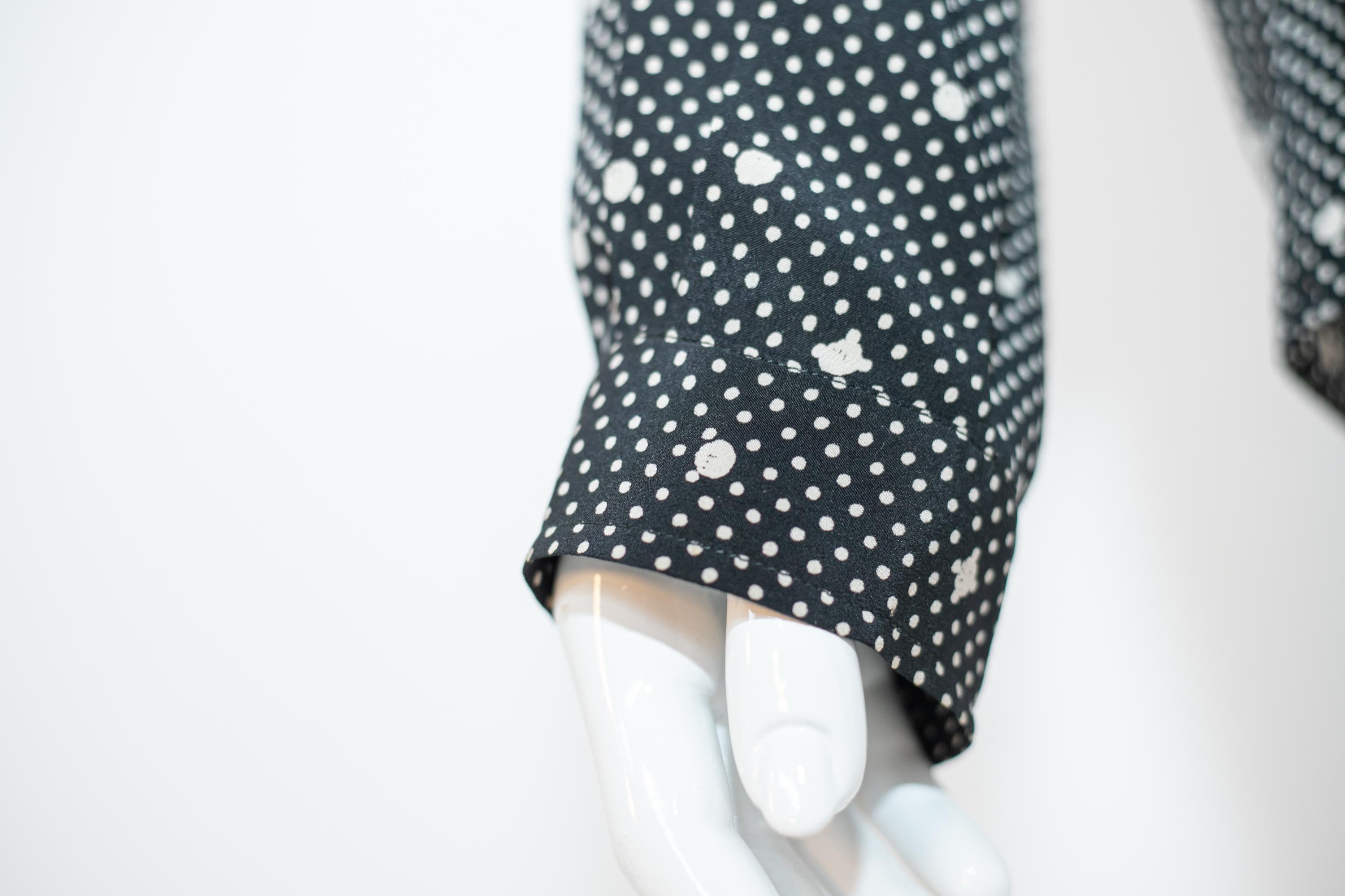 Chemise à pois Emanuel Ungaro avec ruban de soie Bon état - En vente à Milano, IT