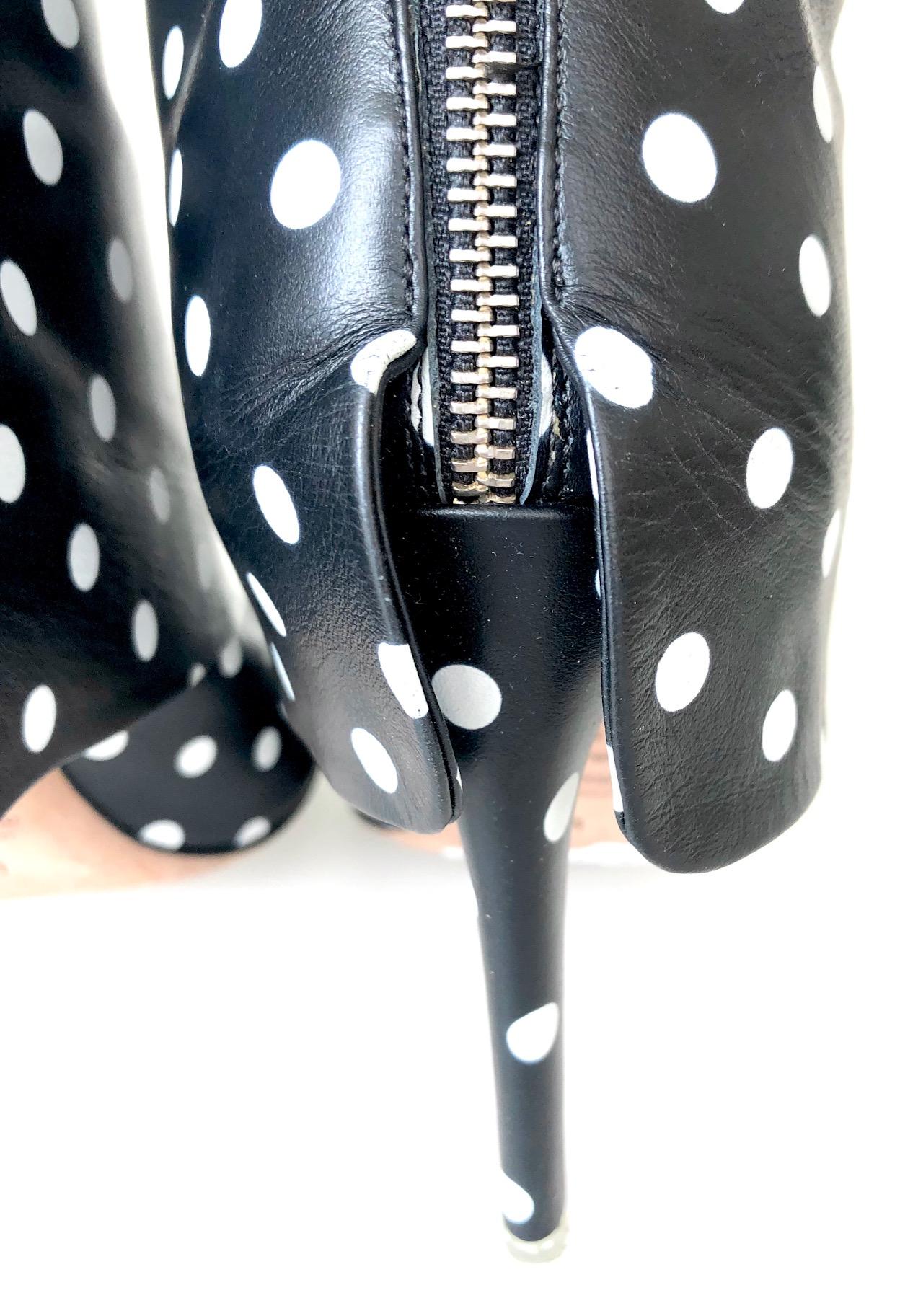 2000s Emanuel Ungaro Polka Dots Ankle Booties In Good Condition For Sale In London, GB