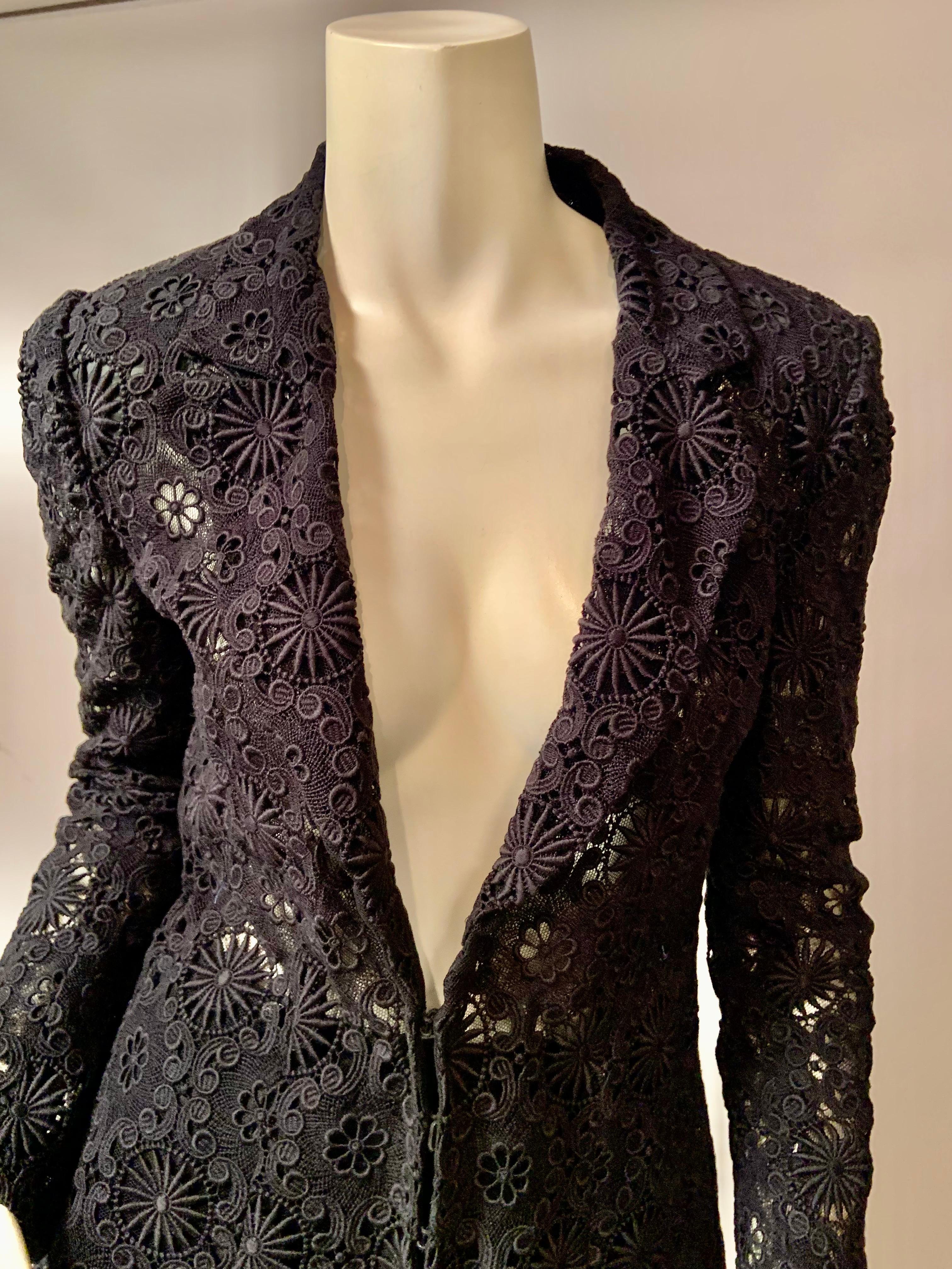 Emanuel Ungaro Schwarzer Spitzenrock mit optionalem schwarzem Seiden-Camisole im Zustand „Hervorragend“ im Angebot in New Hope, PA