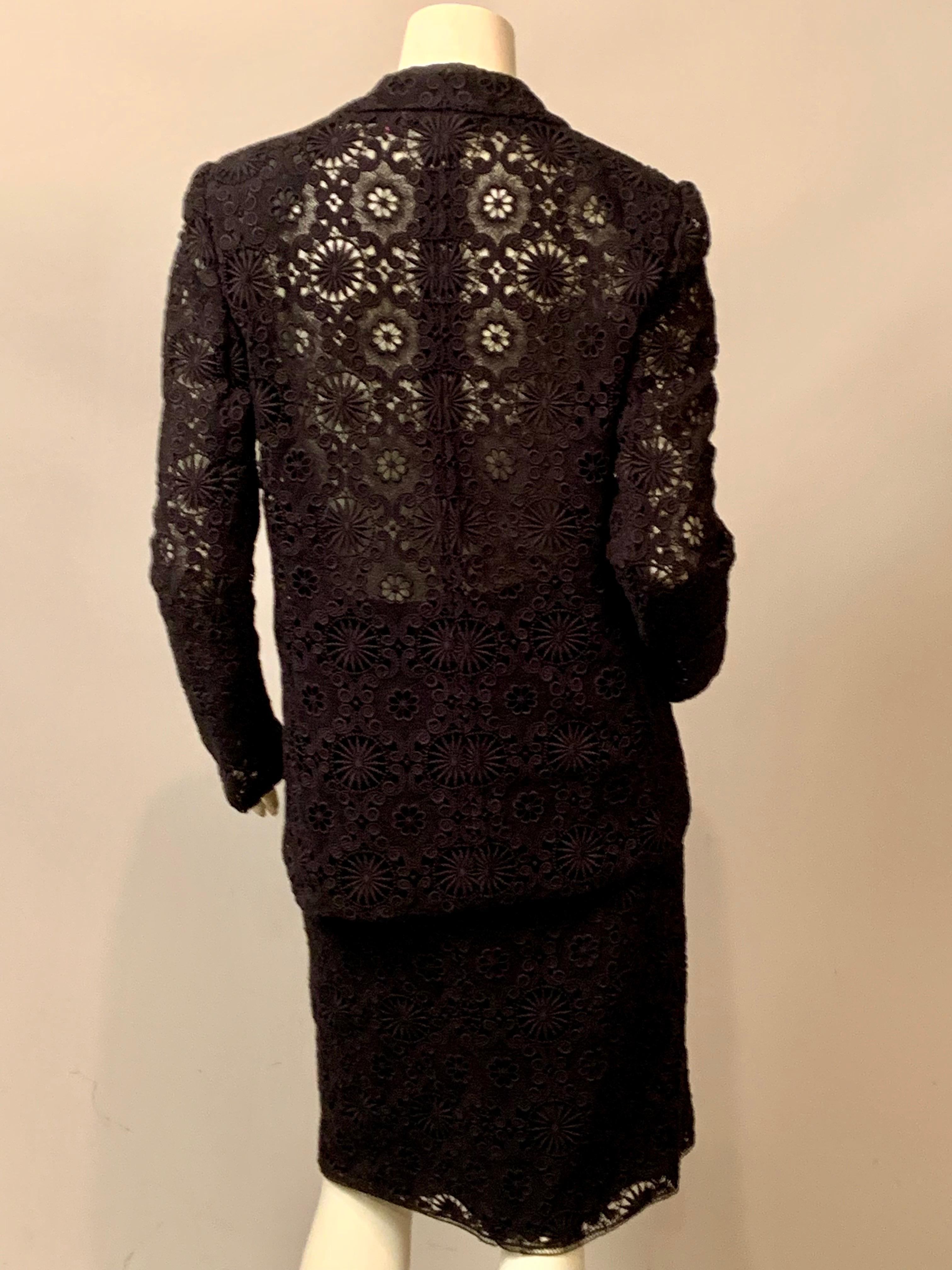 Emanuel Ungaro Schwarzer Spitzenrock mit optionalem schwarzem Seiden-Camisole im Angebot 2